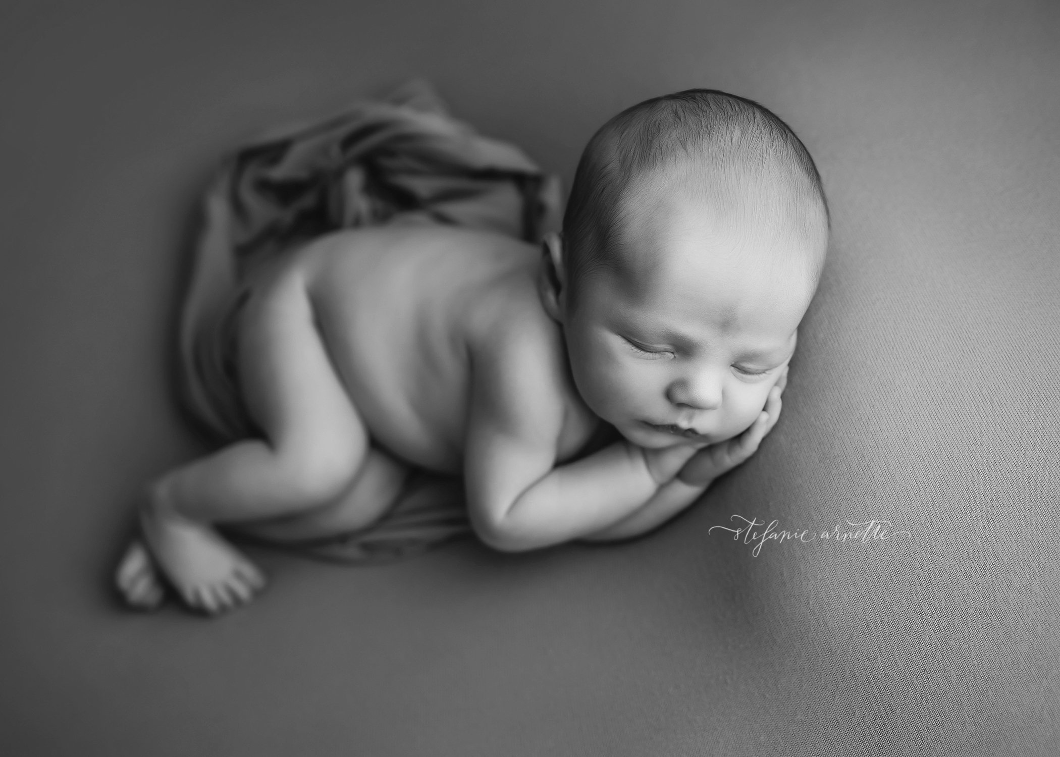 fayetteville newborn photographer_8bw.jpg