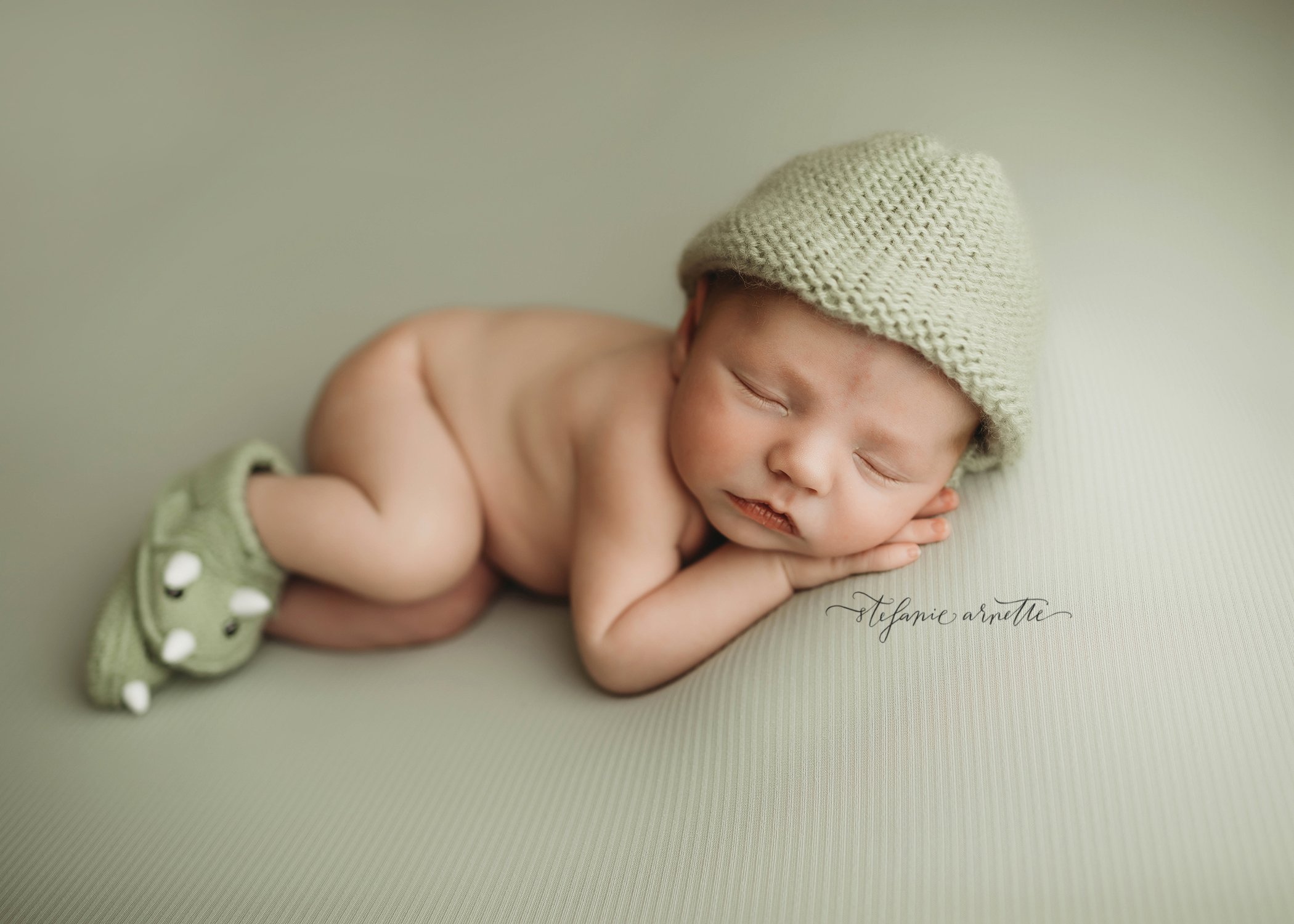 fayetteville newborn photographer_10.jpg