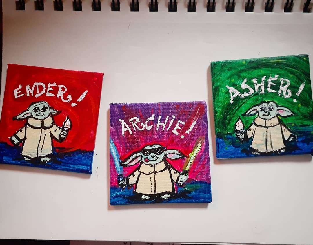 Happy Birthday to my little cousin Archie! I sent these miniature canvas magnets to him and his brothers.

Hit me up if you want some Kai art for you or your kids. Murals, paintings, whatever. 

#babyyoda #starwars #kidart #minicanvas #magnets #yoda 