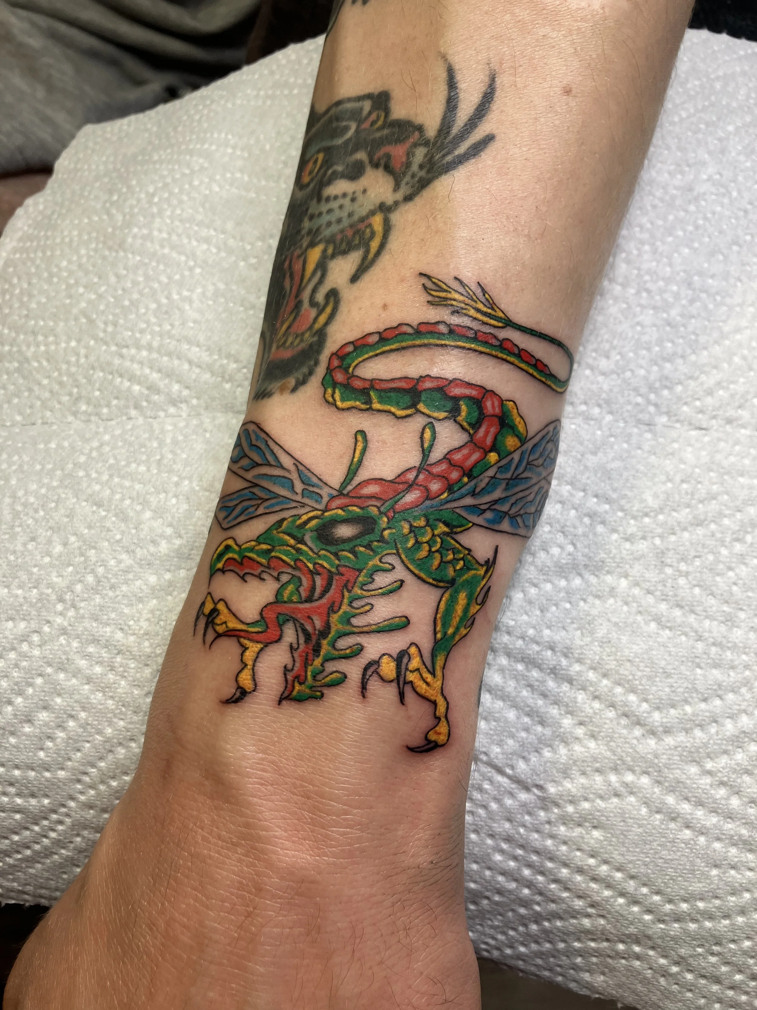 MikeMoneyz_TraditionalTattoo_ViennaElectricTattoo_dragonfly.jpeg