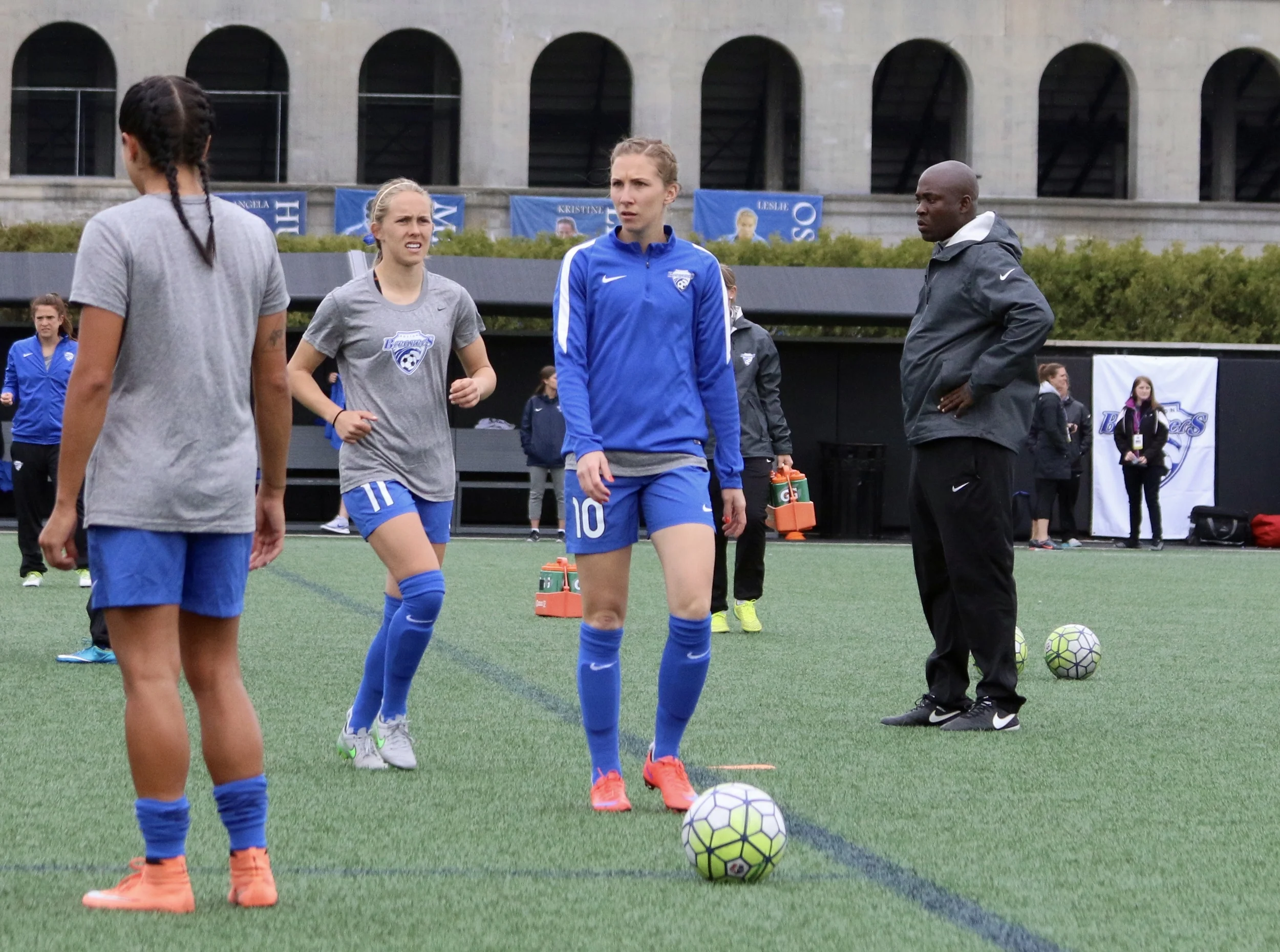 Schillgard is so fast, it looks like she's walking while Brit sprints to try to keep up.