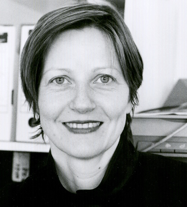 elisabeth-douillet-voice-dialogue-france.jpg