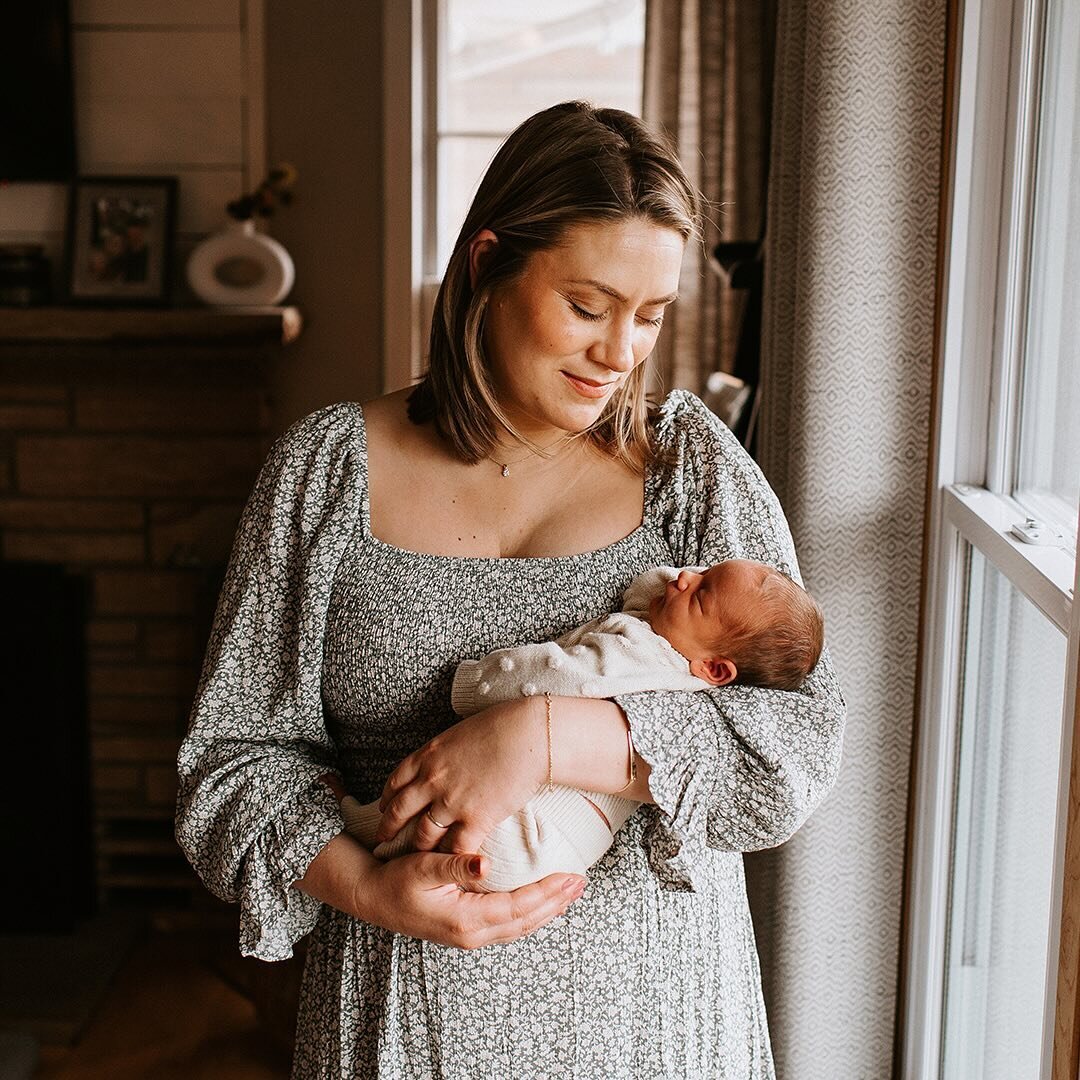 At home newborn sessions are the sweetest privilege. 🥹✨ 

Congrats on your latest addition, @chelseafayefilter 👶

#milwaukeeengagementideas #milwaukeeengagement #milwaukeeengagementsession #milwaukeeengagementphotographer #milwaukeeengagementphotog