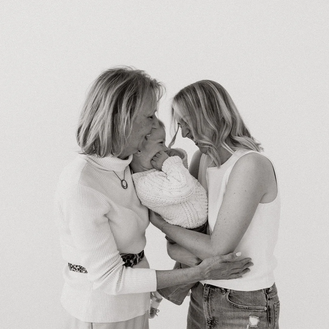 Because memories like this deserve to be captured. ✨

One week away from Spring Studio Minis! Few spots left, booking link in my bio. 💛