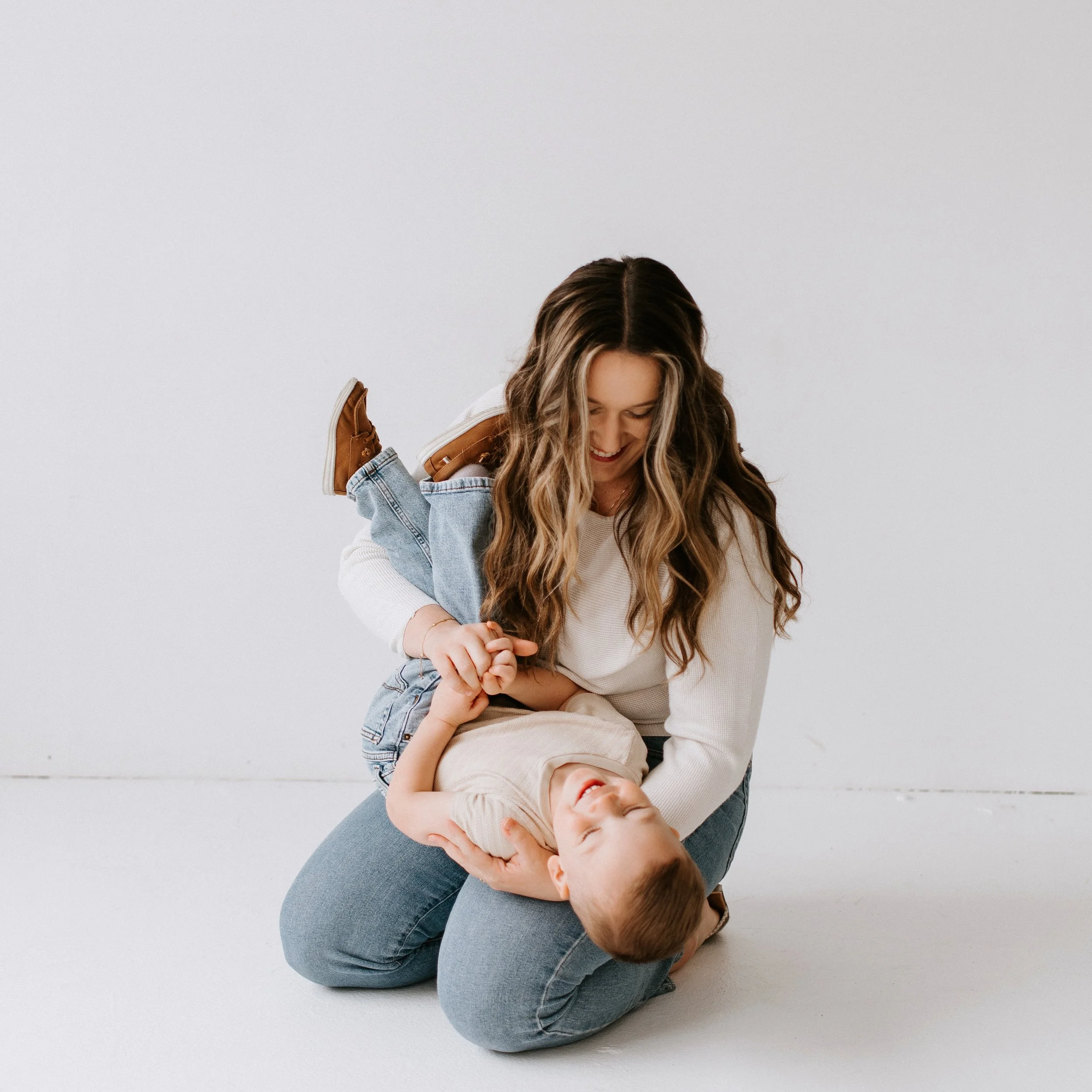 Every stage of motherhood needs to be celebrated. ✨

Spring studio minis were so special this year, and I&rsquo;m so thankful for every family I got to capture. 💛