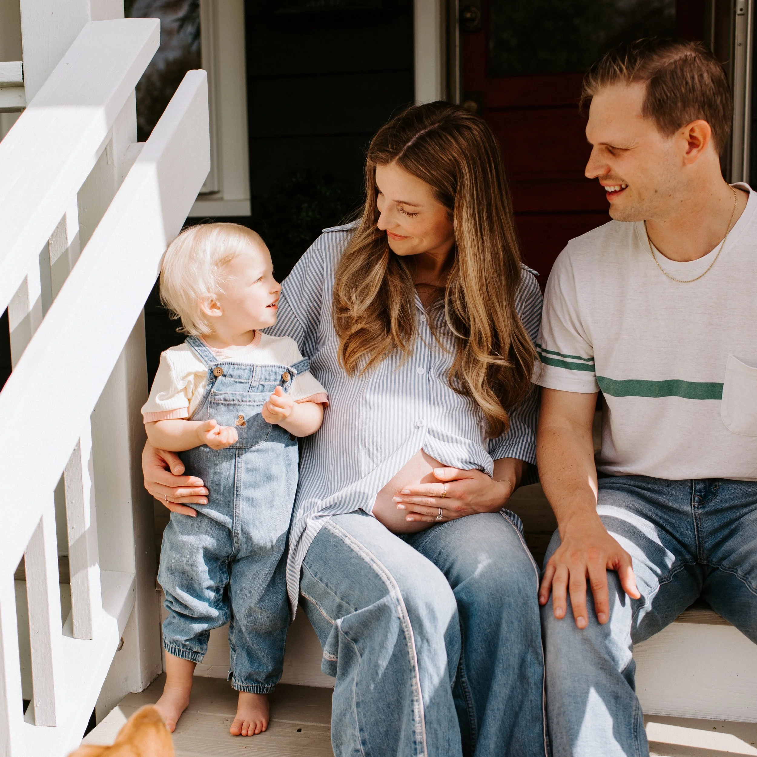 Capturing their last days in their first house. Soon to be a family of 5. So thankful to Mary Ann for trusting me with these memories, and this front porch hang. 🫶🏻

Family photographer
Milwaukee photographer
Bay View
Lifestyle photographer
