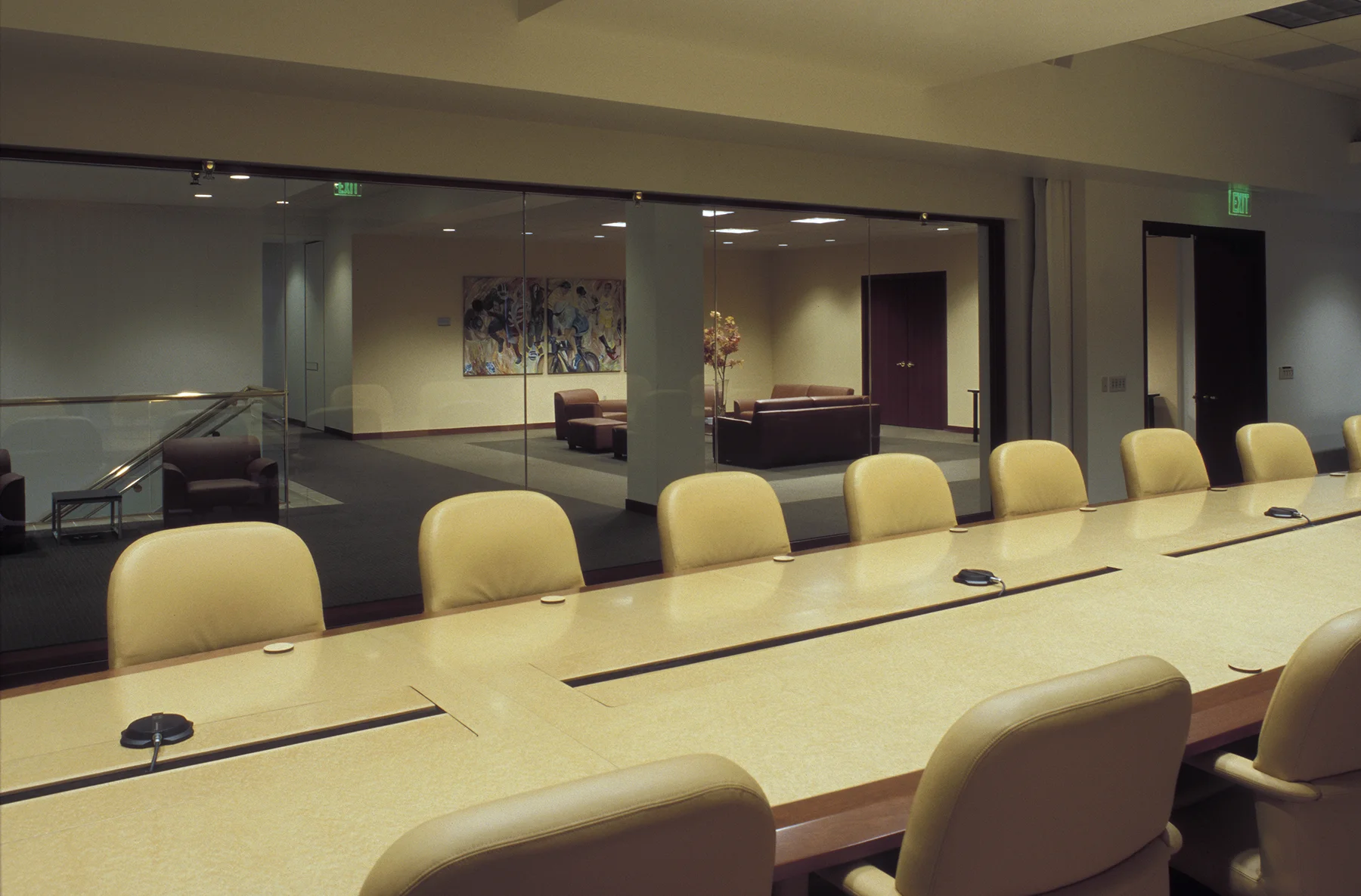 Nautilus_Boardroom_02.jpg