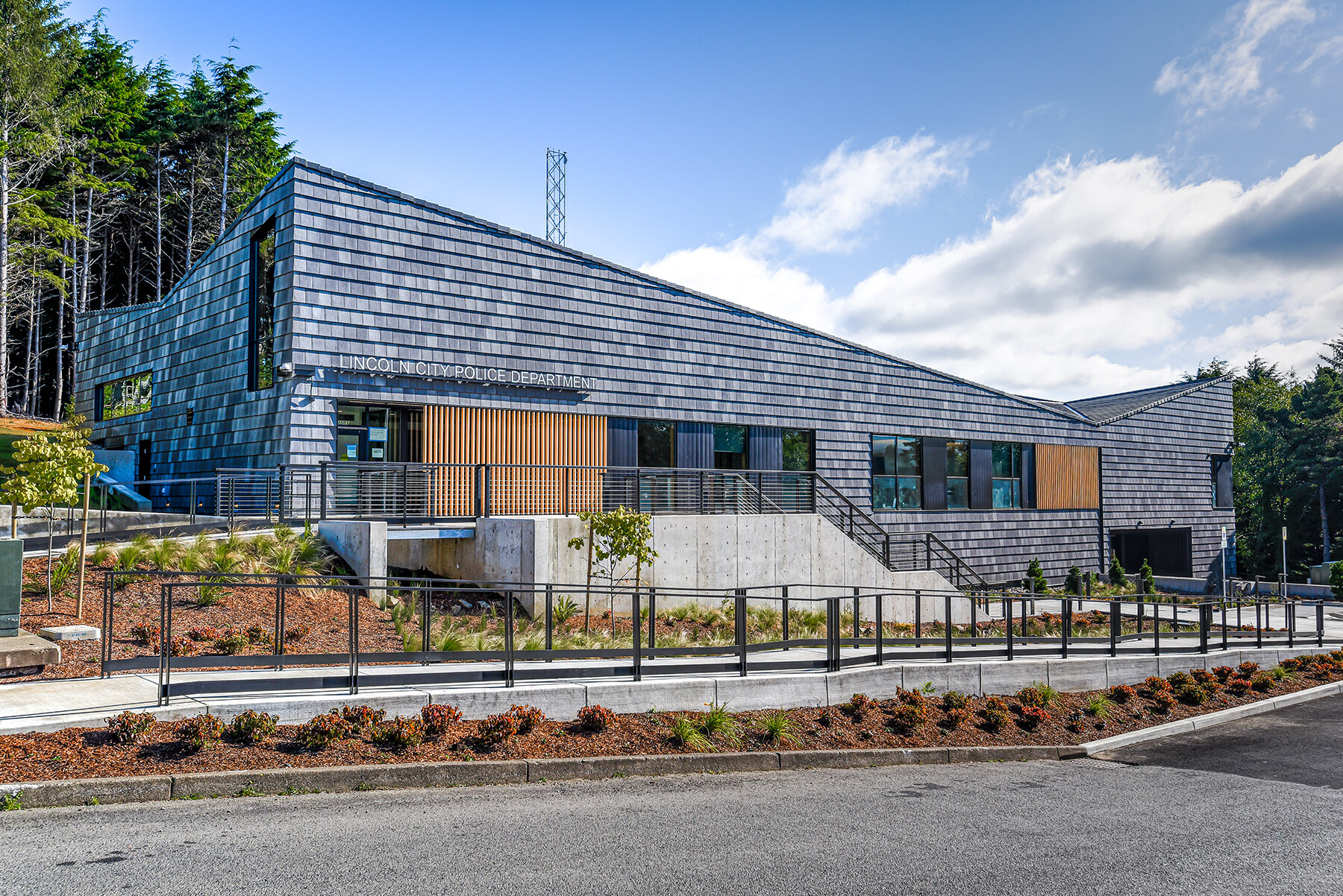 Lincoln City Police Station front.jpg