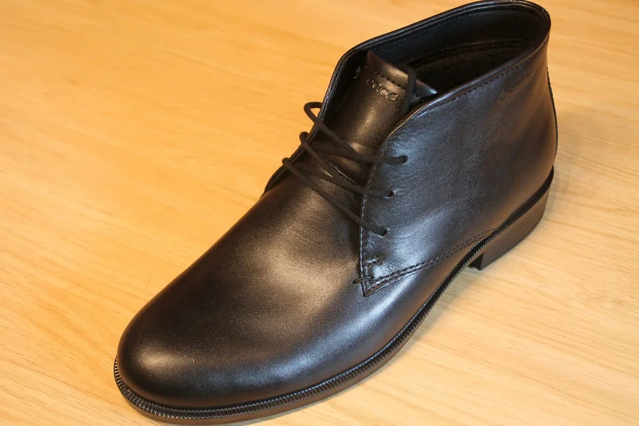 REF: 4475. Ecco