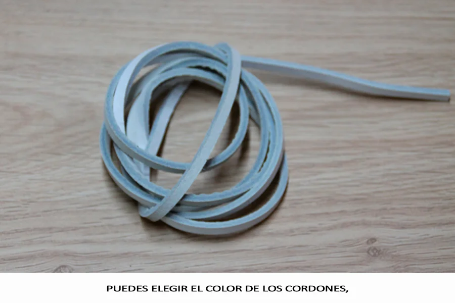 Nauticos-artesania-especial-cordones-blancos.jpg