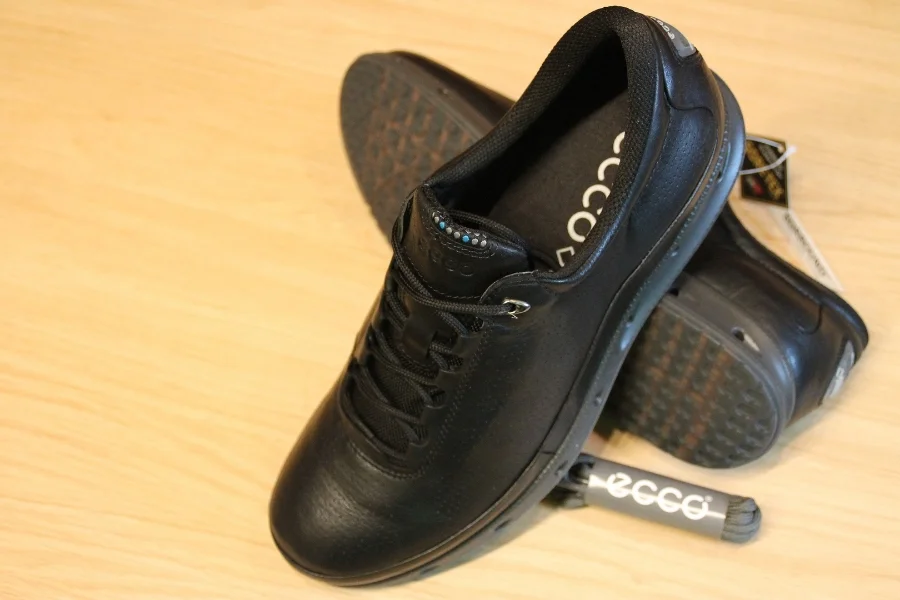 REF: 4904. Ecco