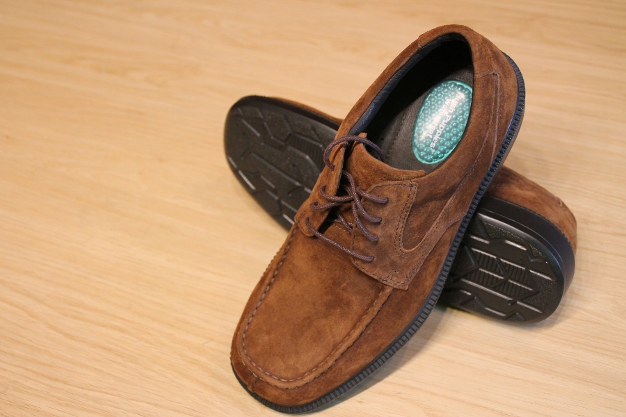 REF: 4272. Hush Puppies