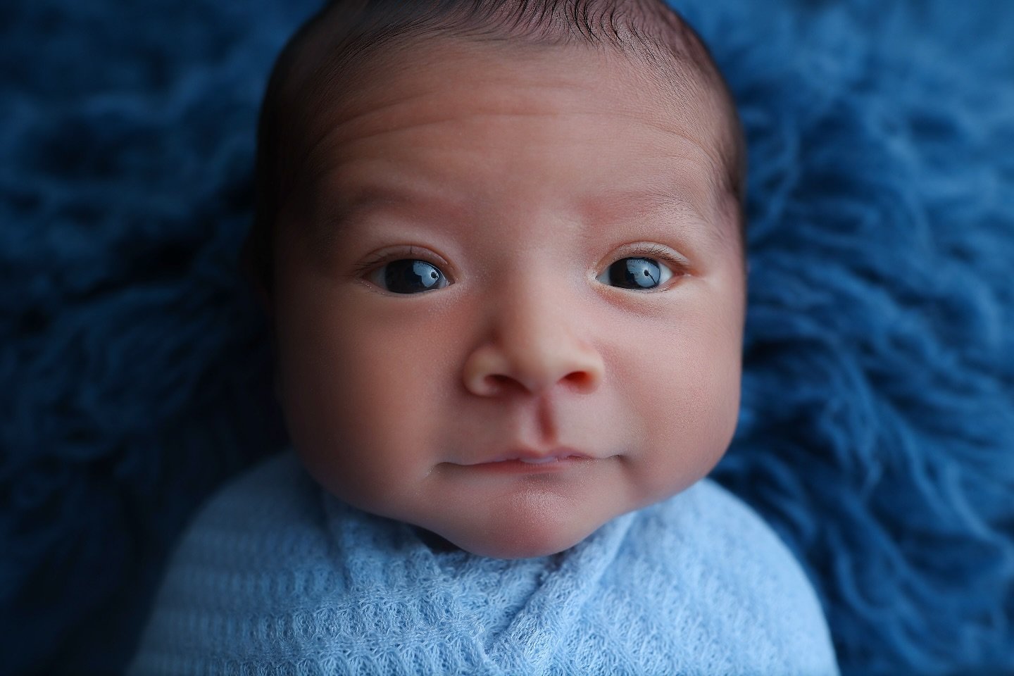 Oh to see the world for the first time again 💙

#houstonphotographer #photooftheday 
#baytownphotographer #montbelvieuphotographer #daytonphotographer #imaginelaurenphotography 
#houstonfamilyphotographer #birthdayphotographer #houstonmaternityphoto