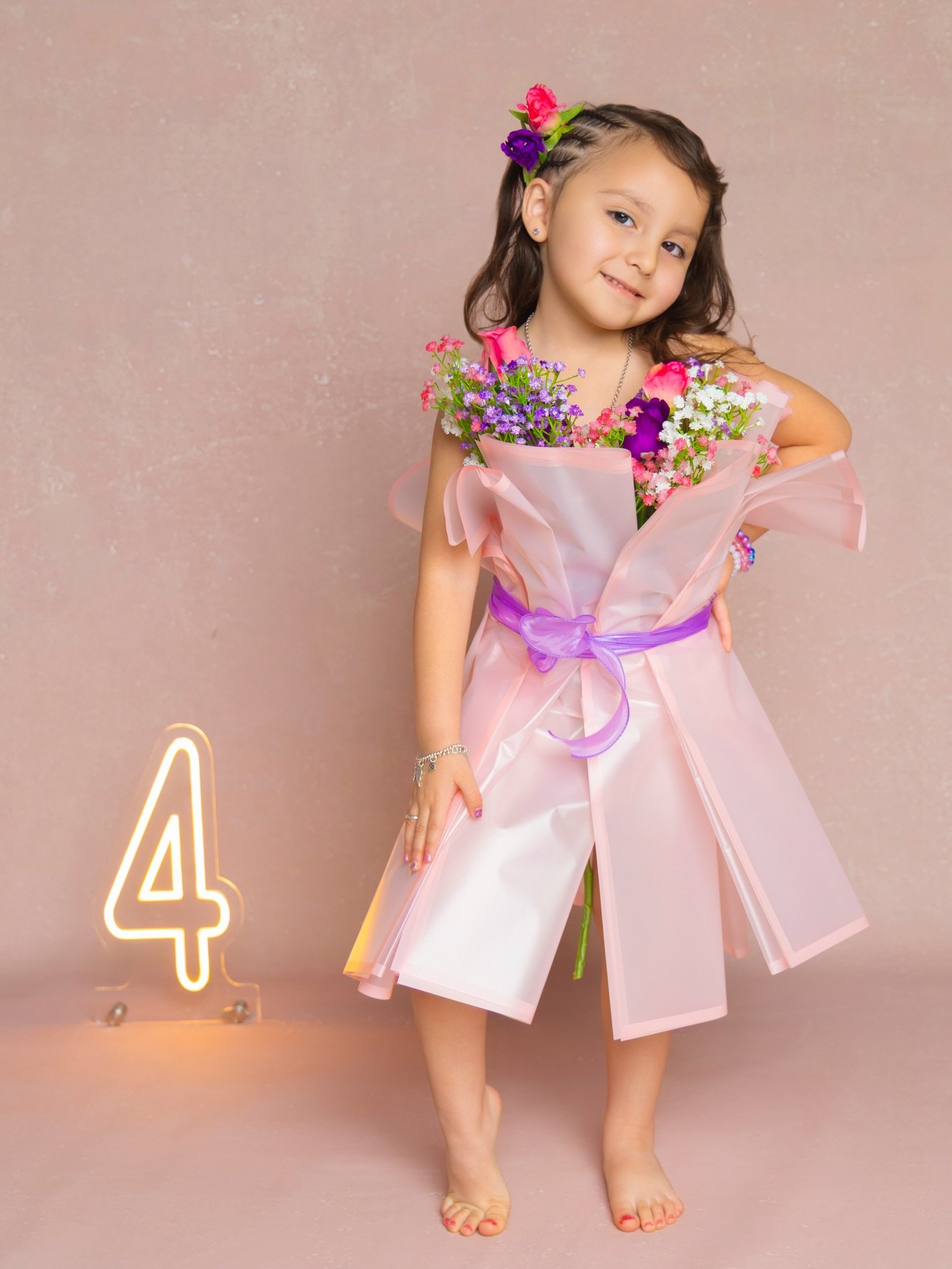 Happy Birthday beautiful flower girl 💐 #imaginelaurenphotography #houstonphotographer #houstoncakesmashphotographer #houstonfamilyphotographer #birthdaygirl