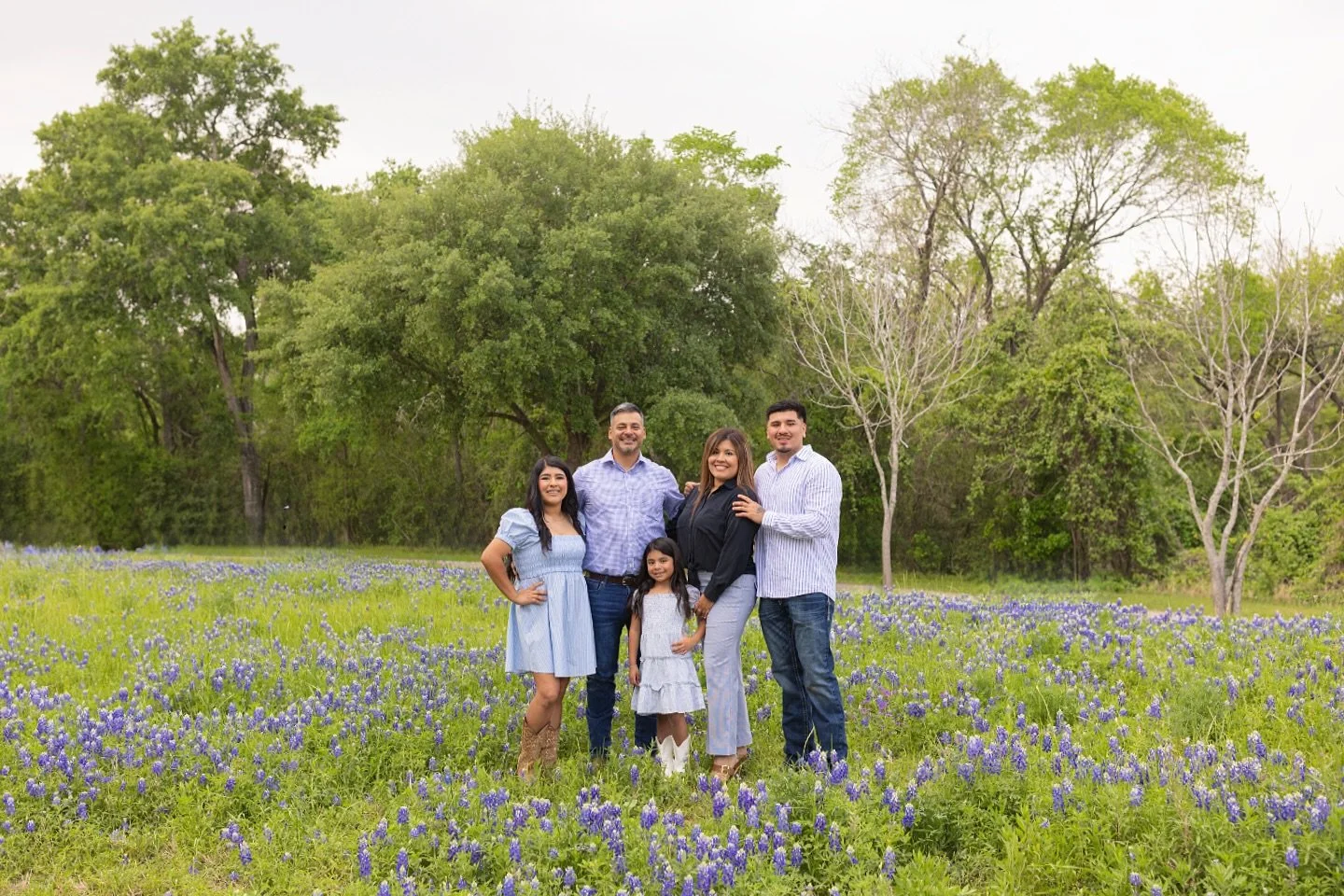 Meet us at the bluebonnet fields this Spring 💙 #imaginelaurenphotography #houstonbluebonnets #houstonbluebonnetphotographer #houstonfamilyphotographer