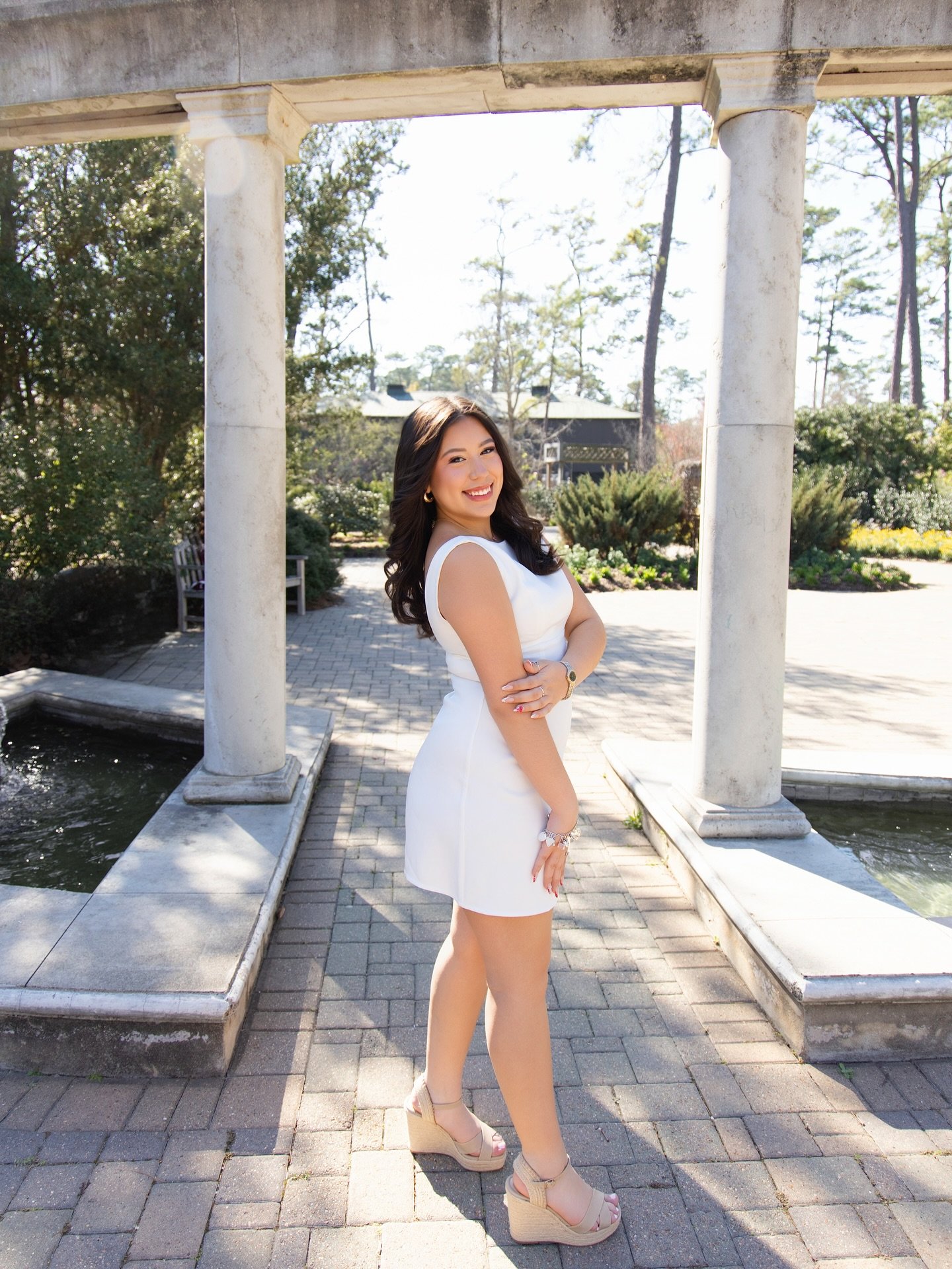 2026 Grad Sessions are in full swing 🎓🎉 Be sure to lock in your session date with us as soon as possible and take advantage of the discounted rate! 🤑 #imaginelaurenphotography #houstongradphotographer #houstongrad #channelviewphotographer