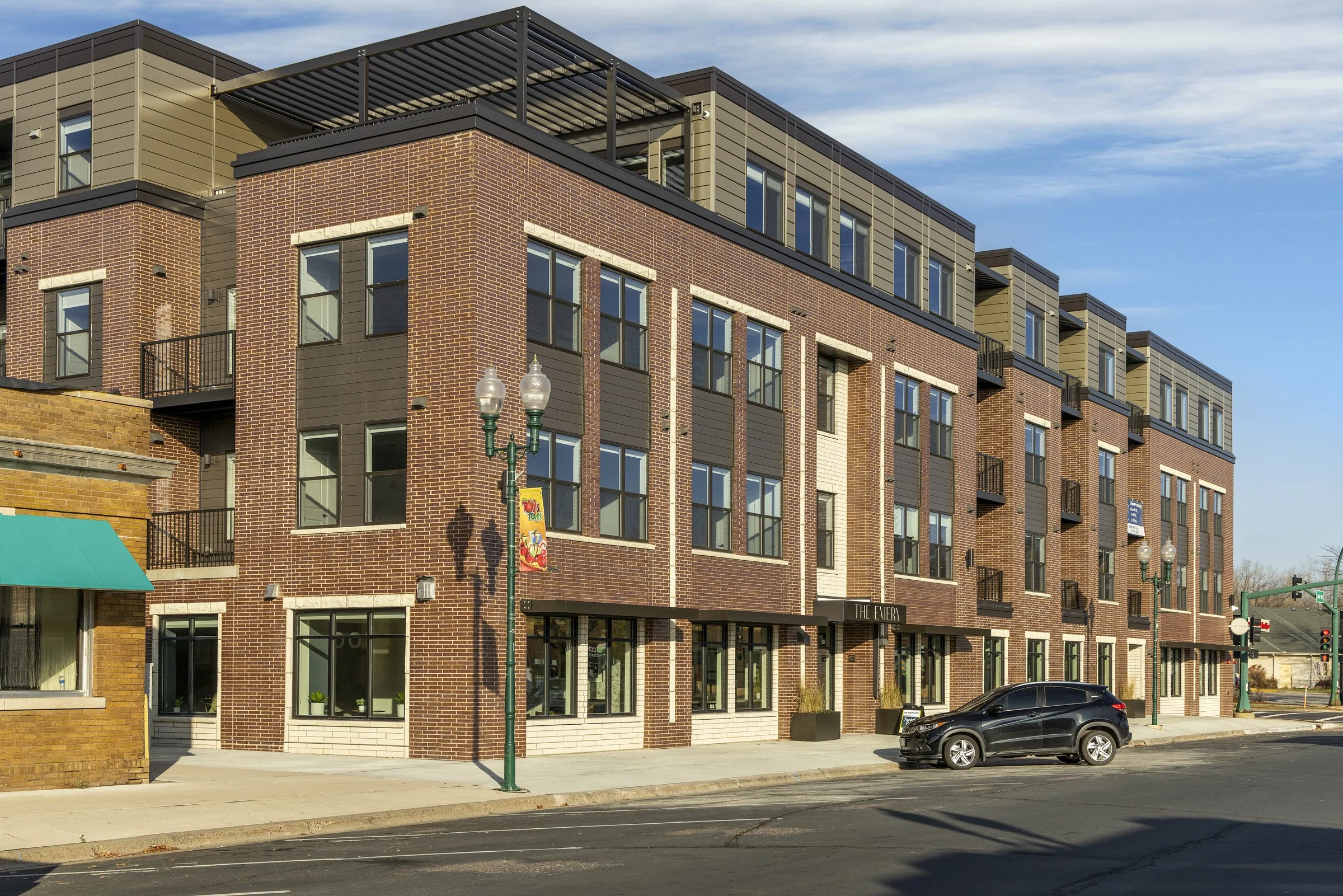 Ebert Construction_Collage Architects_The Emery_Exteriors_010.jpg