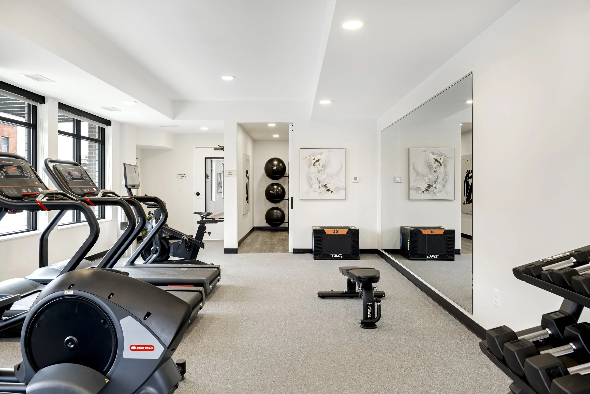 Ebert Construction_Collage Architects_The Emery_Amenities_019.jpg