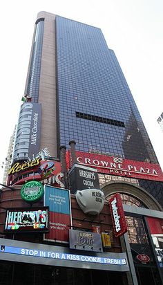 Crowne Plaza Hotel, Times Square New York City, Times Square 40 story hotel tower, 770 rooms; Partners with Zeckendorf Organization