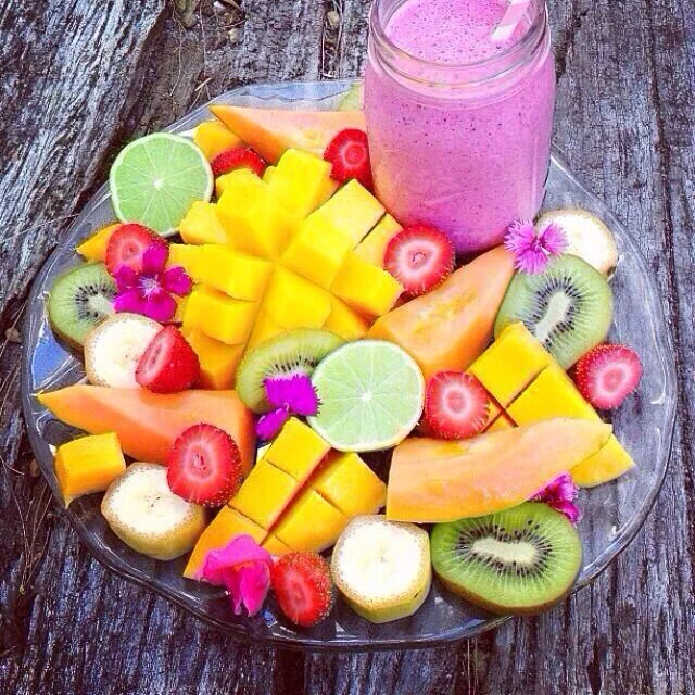 Health special : fresh fruit platter, fresh veggie platter, multigrain crackers, fruit smoothies. $17 per person. 