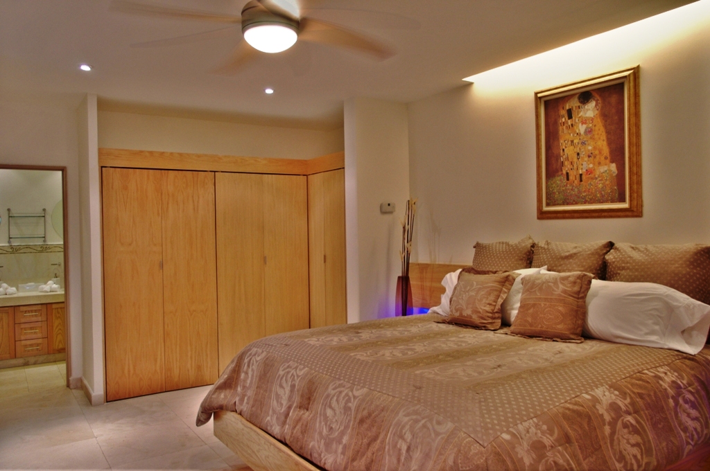 One Medano Beach 2A. 1 bedroom condo long term or short term rental (11).JPG