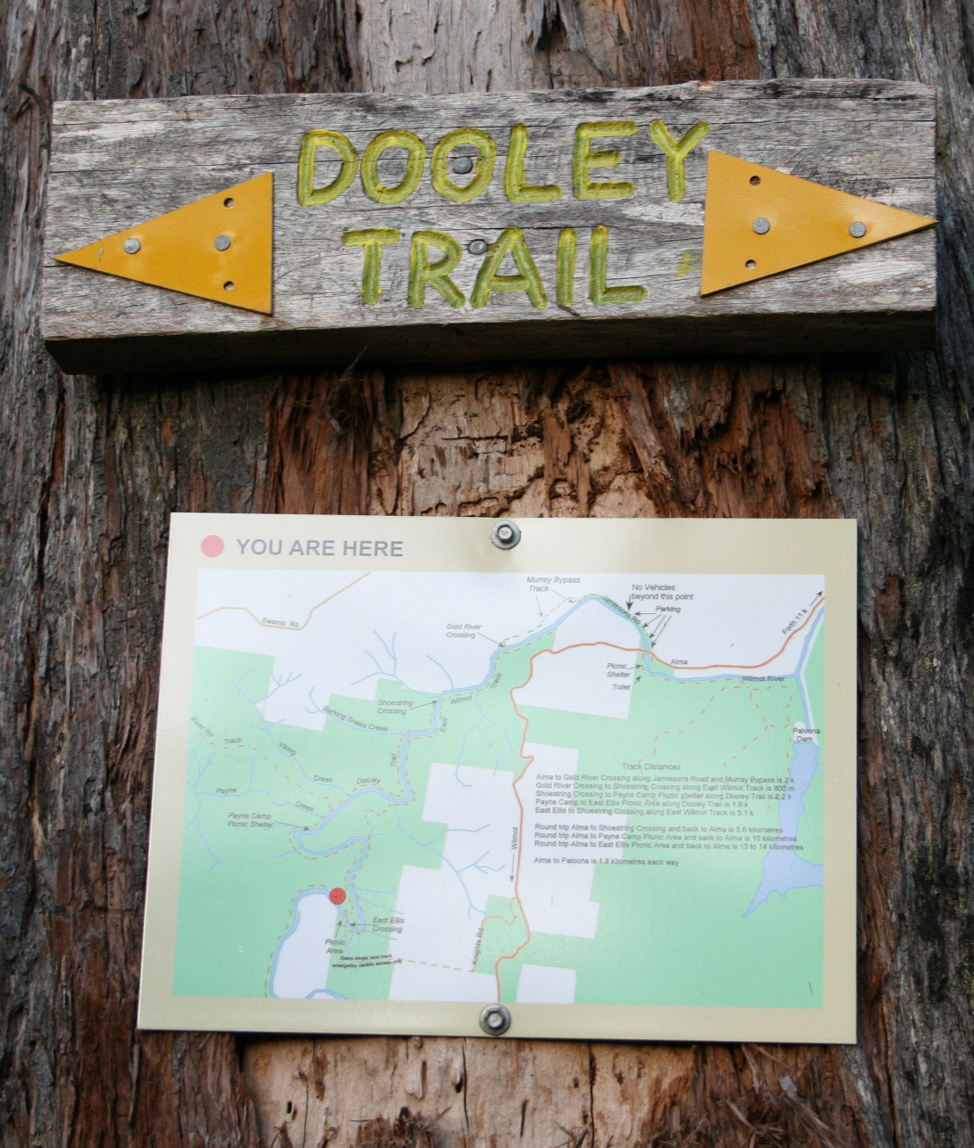 PLEASE NOTE: If you are walking South of Ellis Flats please head south east and do not take the western trail as there is no access through the Valley at this time. Thanks.