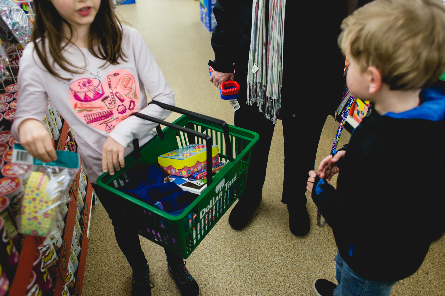 Dollar-Store-with-Mom-Mom-Apr2018-15-ss.jpg