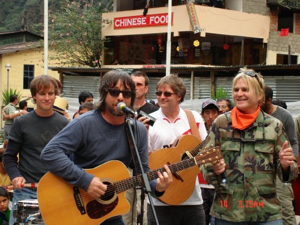 Aguascalientes, Peru. l-r Joey Shuffield, Tony Scalzo, Cy Curnin, Nick Harper and Mike Peters. Photo by Annie Lozada