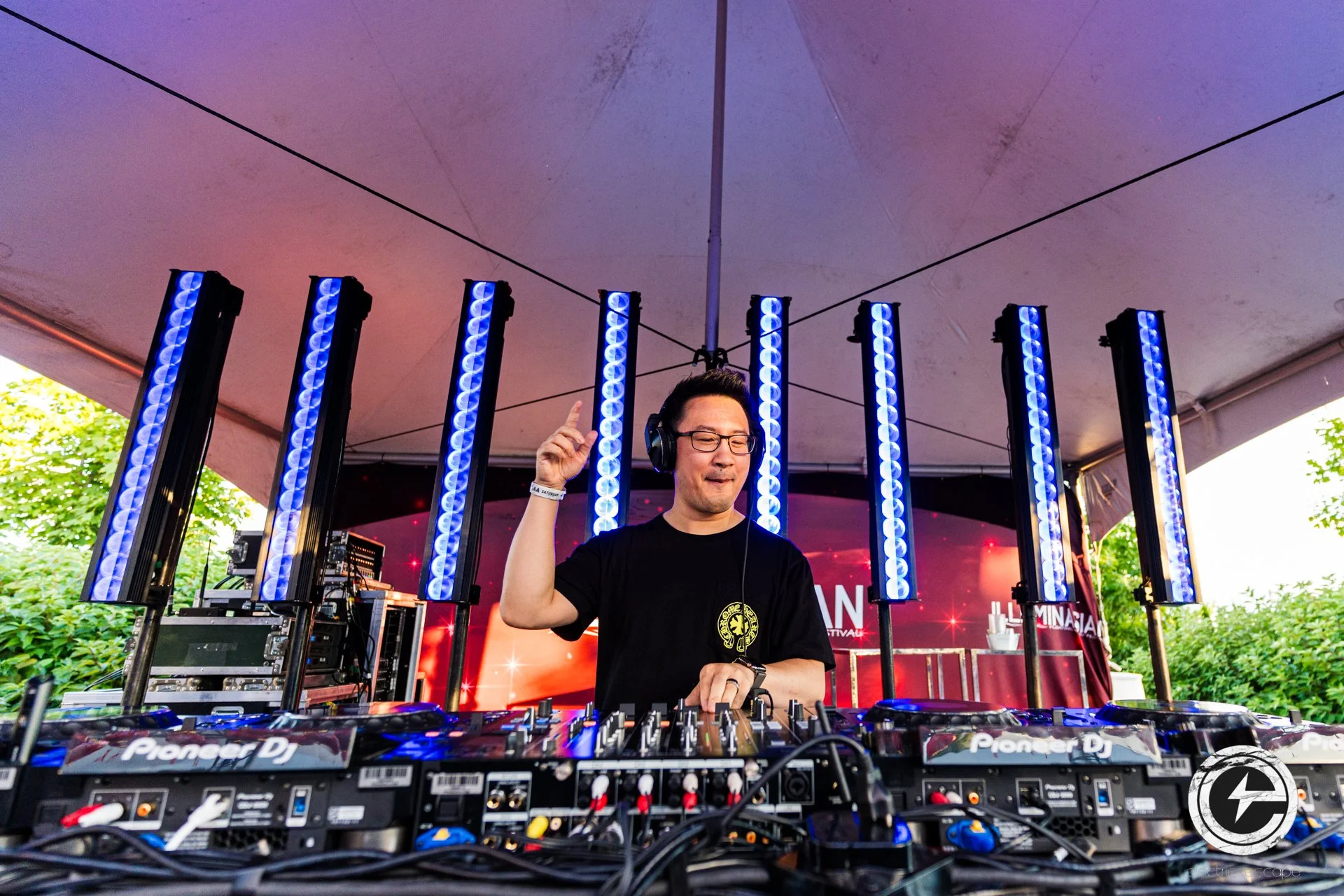 CANADIANRAVERS X SOMNA INTERVIEW - ILLUMINASIAN @ THE WATERFRONT NIGHT MARKET HOSTED BY ELECTRIC ESCAPE