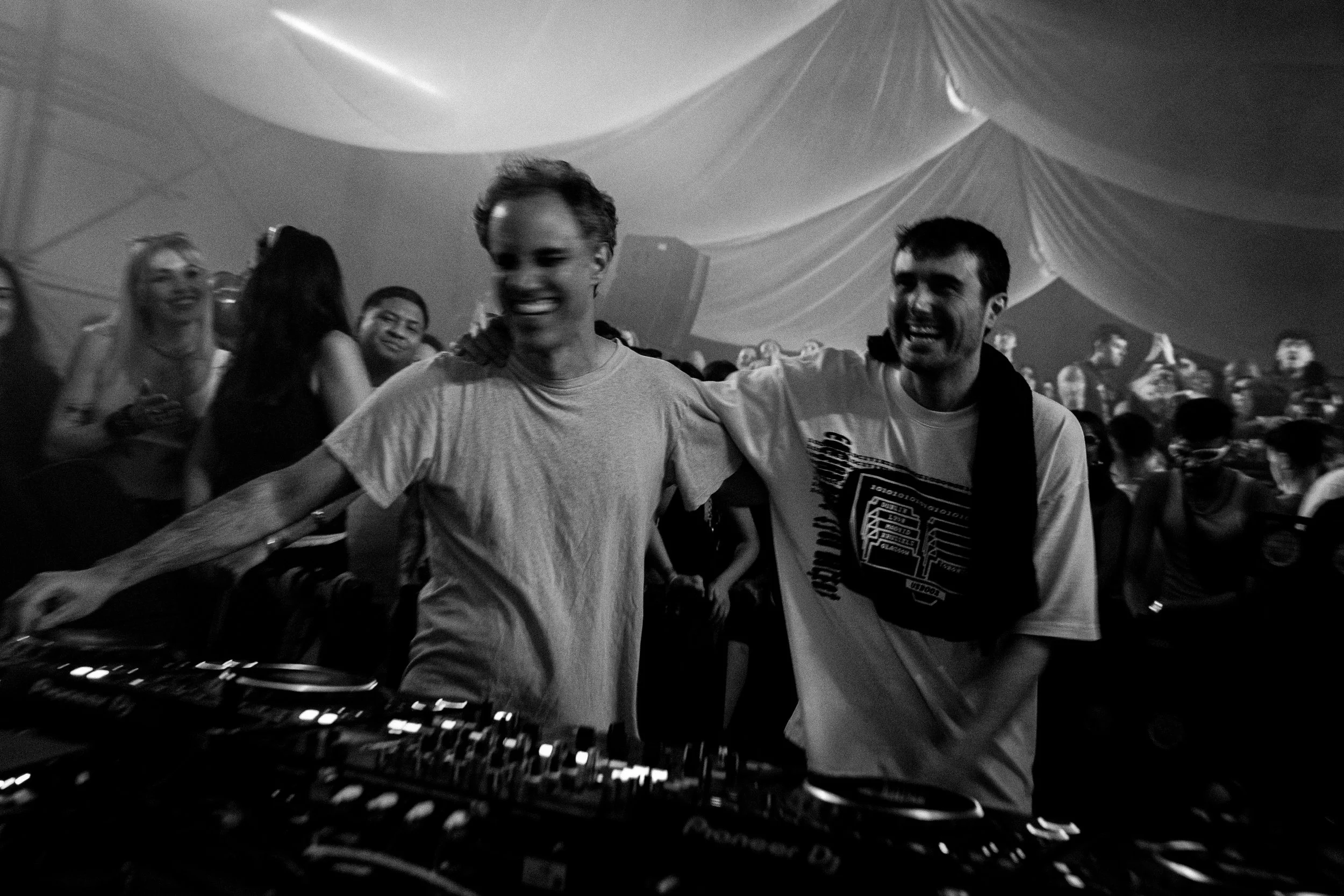 FRED AGAIN..’S USB002 TORONTO DJ SET WITH FOUR TET STREAMING ALL DAY FRIDAY, NOVEMBER 28 EXCLUSIVELY ON APPLE MUSIC CLUB RADIO AND AVAILABLE NOW ON DEMAND IN SPATIAL AUDIO ON APPLE MUSIC