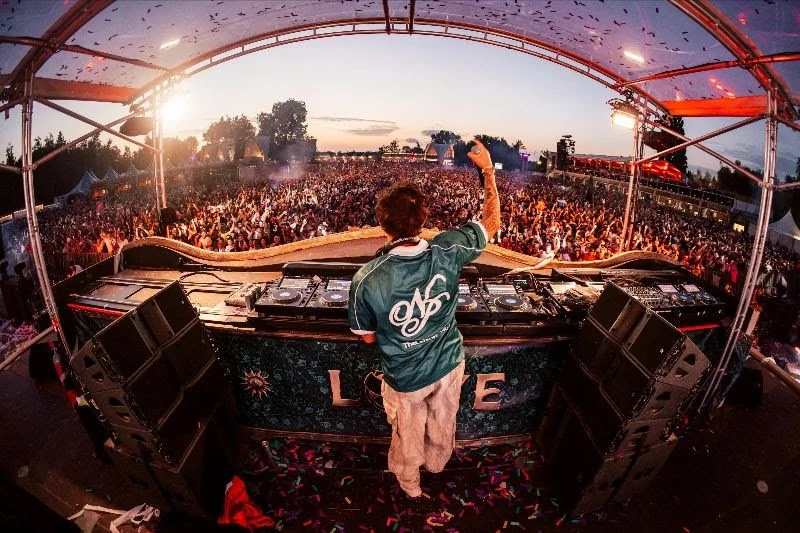 ILLENIUM MAKES LONG-AWAITED TOMORROWLAND DEBUT WITH ONE OF THE MOST TALKED-ABOUT PERFORMANCES