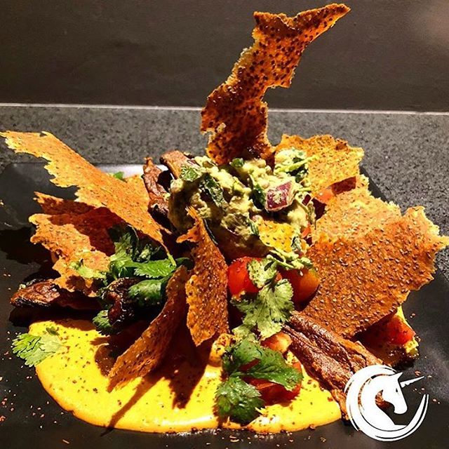 Obsessed with @vitalistsuperfood healthy junk food cheats like these &ldquo;nachos.&rdquo; On her blended cleanse now. Feeling &amp; looking good lately. 😎👙💕
.
.
#raw #vegan #healthy #superfood #chia #flax #chips #cashew #cheese #nachos #guacamole