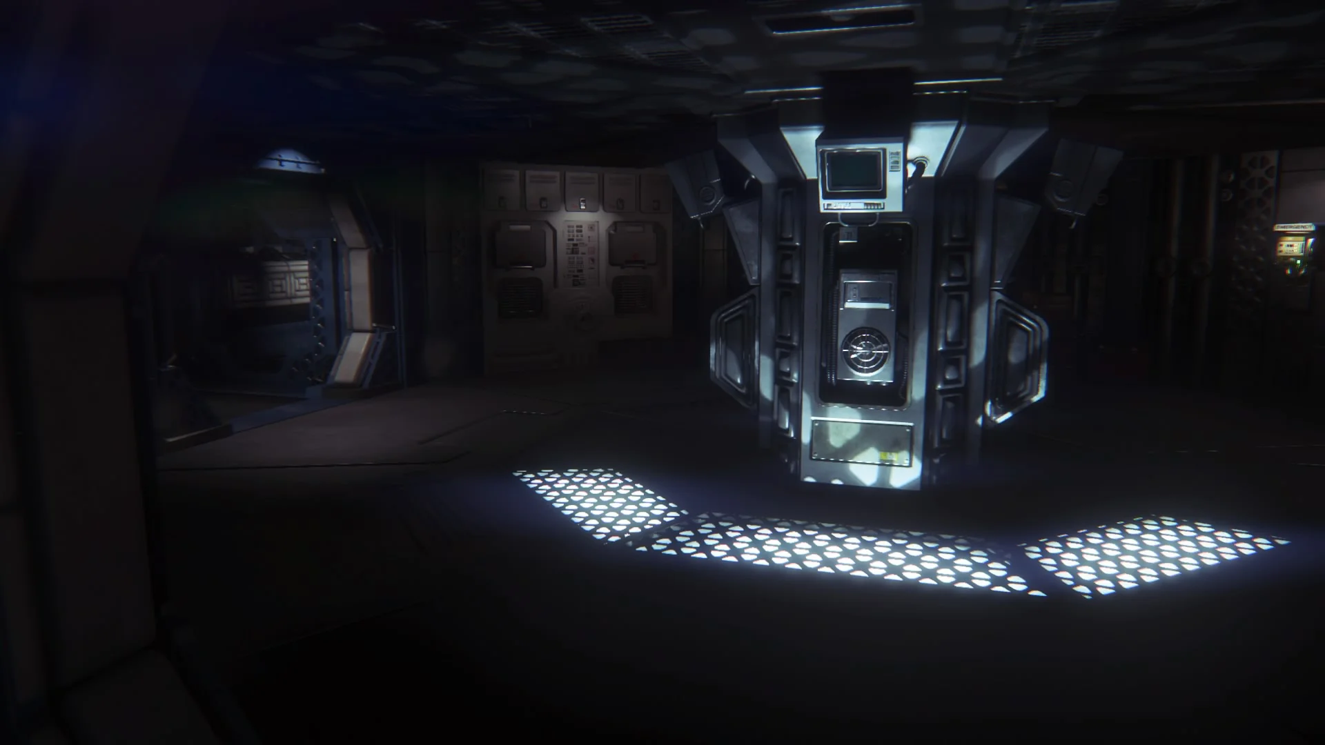 This screenshot shows the player hearing the Xenomorph in the walls, halls and vents.