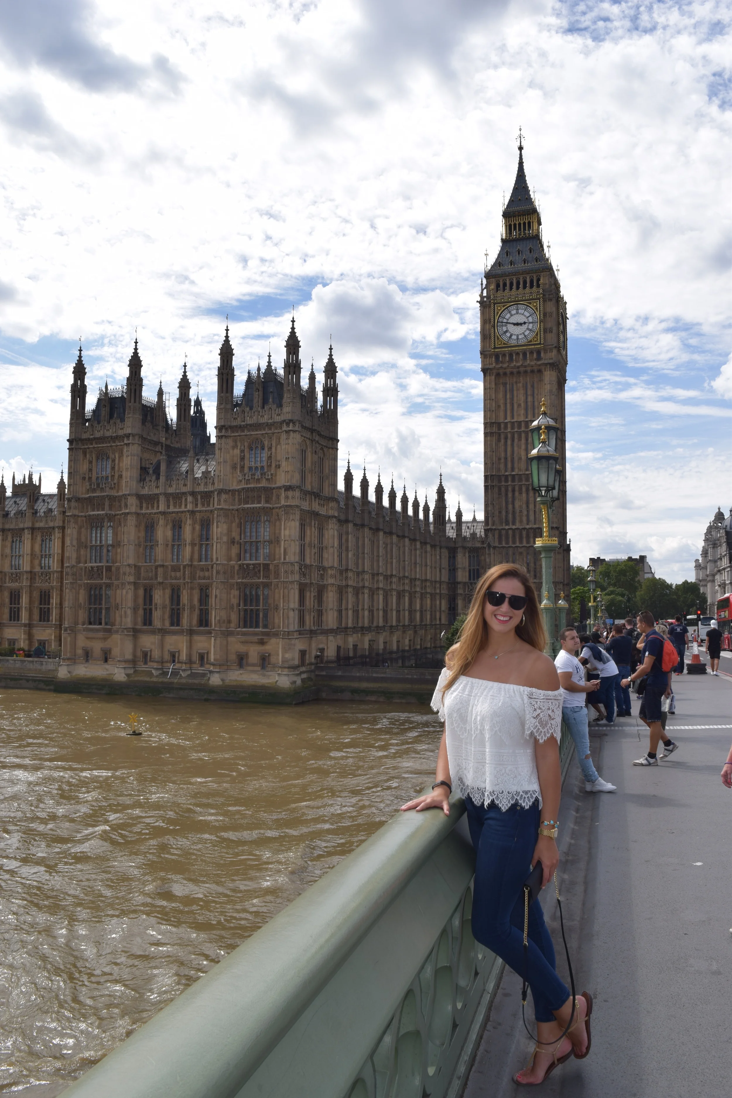 The 20-Something Girl in London