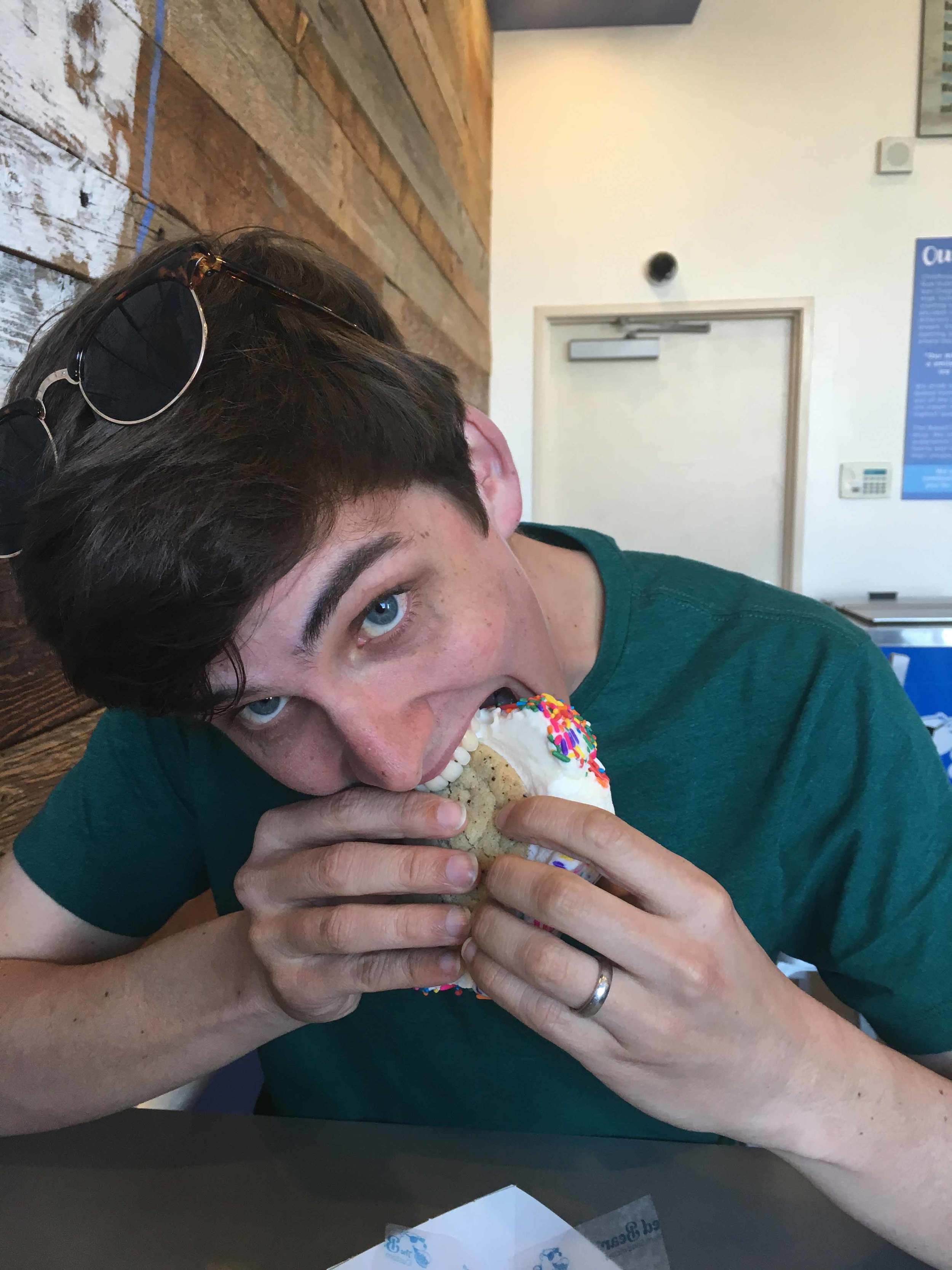 Alex chowin down.