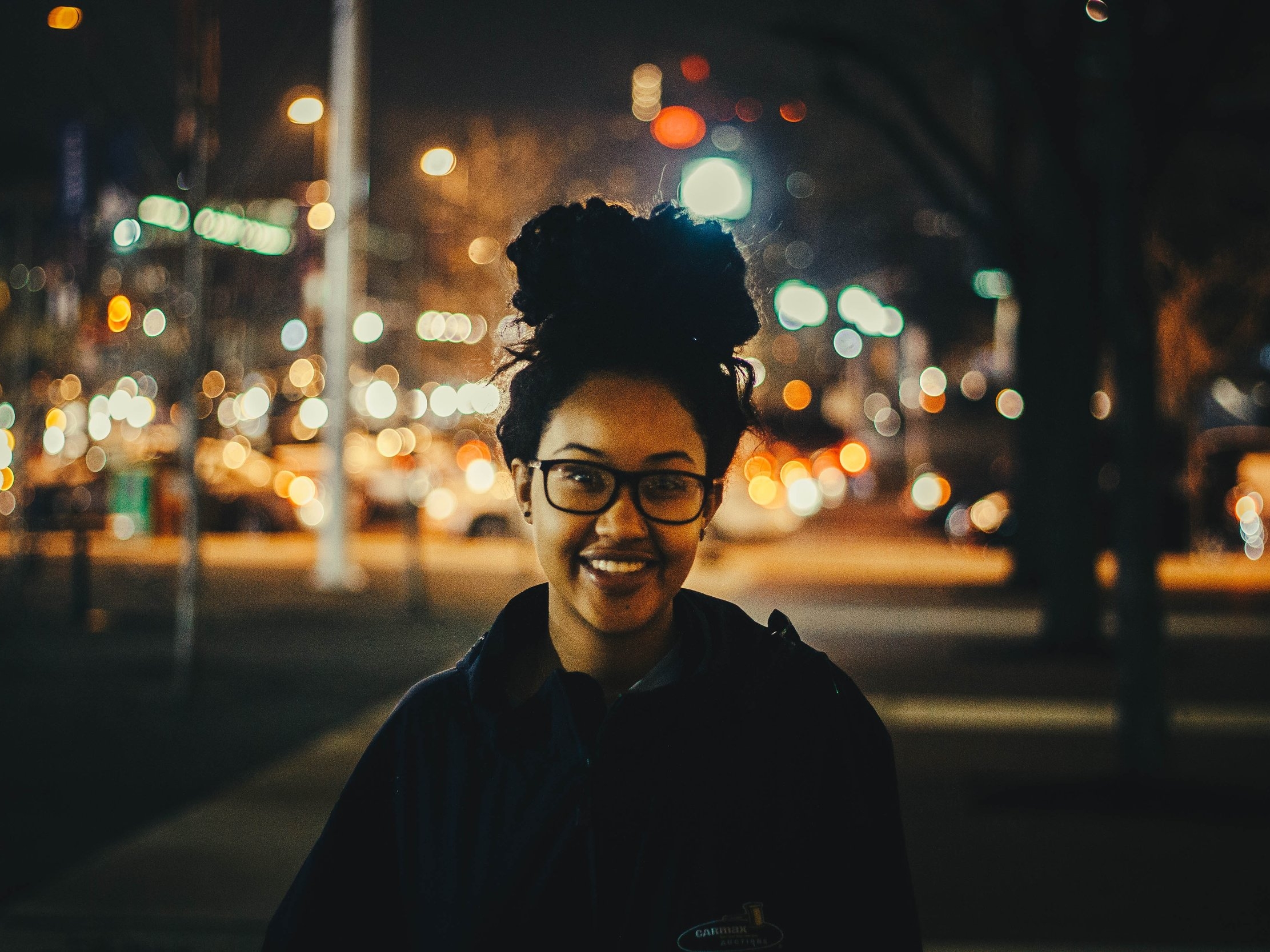 portrait-city-life-bokeh-bokeh-lights-urban-beautiful-woman-city-view-millennial-black-women_t20_Al71kZ.jpg