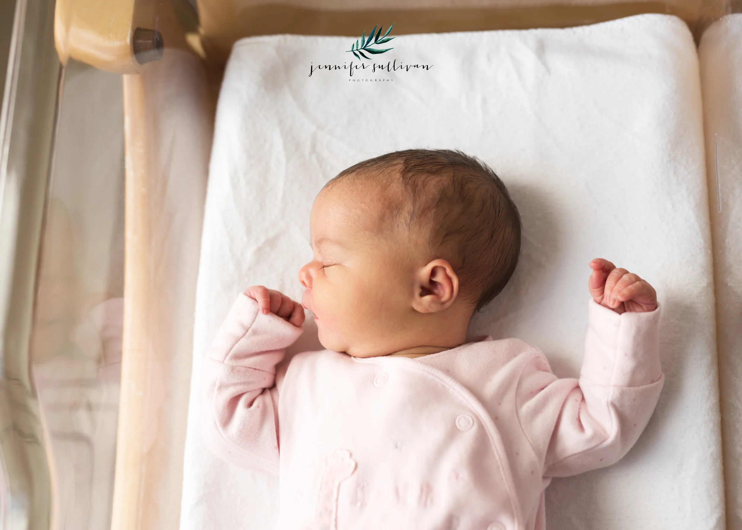 DARTMOUTH-NEWBORN-PHOTOGRAPHER-FRESH-48-HOSPITAL-PHOTOS-400.jpg