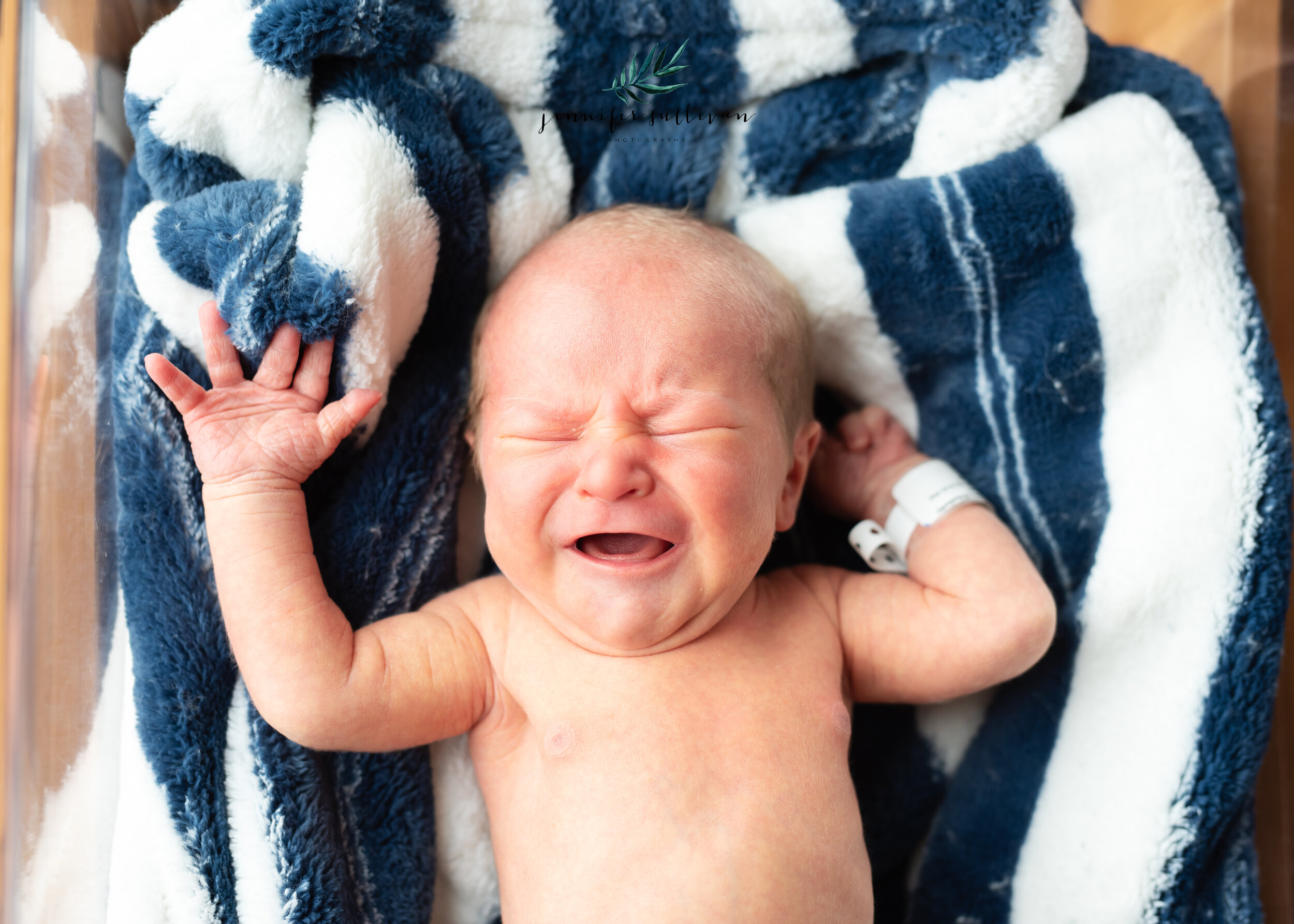 DARTMOUTH-newborn-fresh48-PHOTOGRAPHER-400-6.jpg