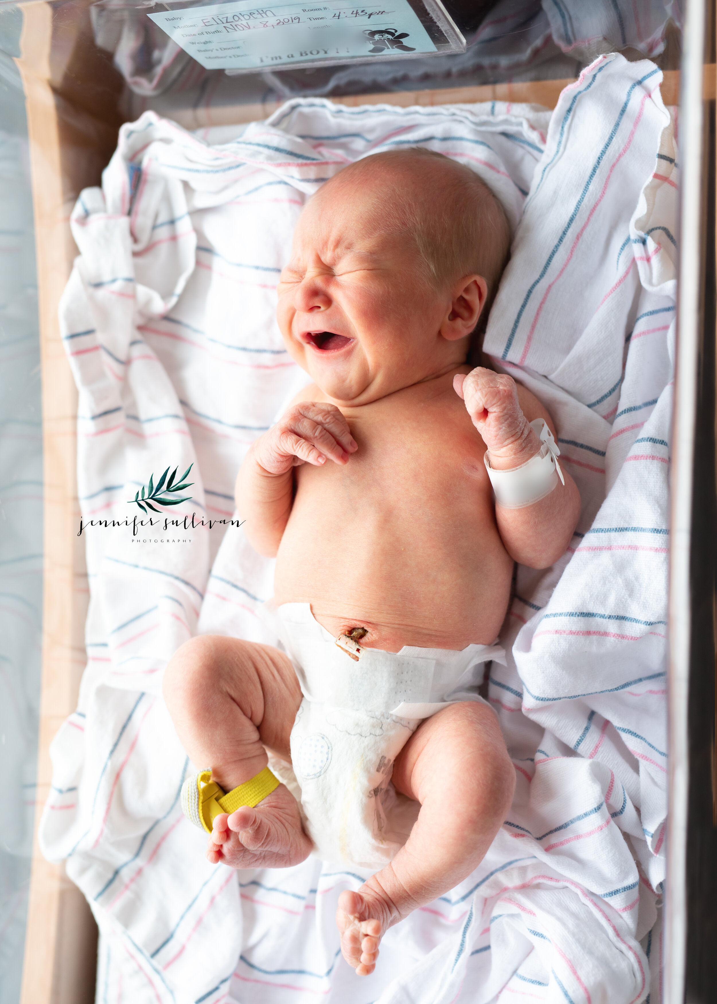 DARTMOUTH-newborn-fresh48-PHOTOGRAPHER-400-11.jpg