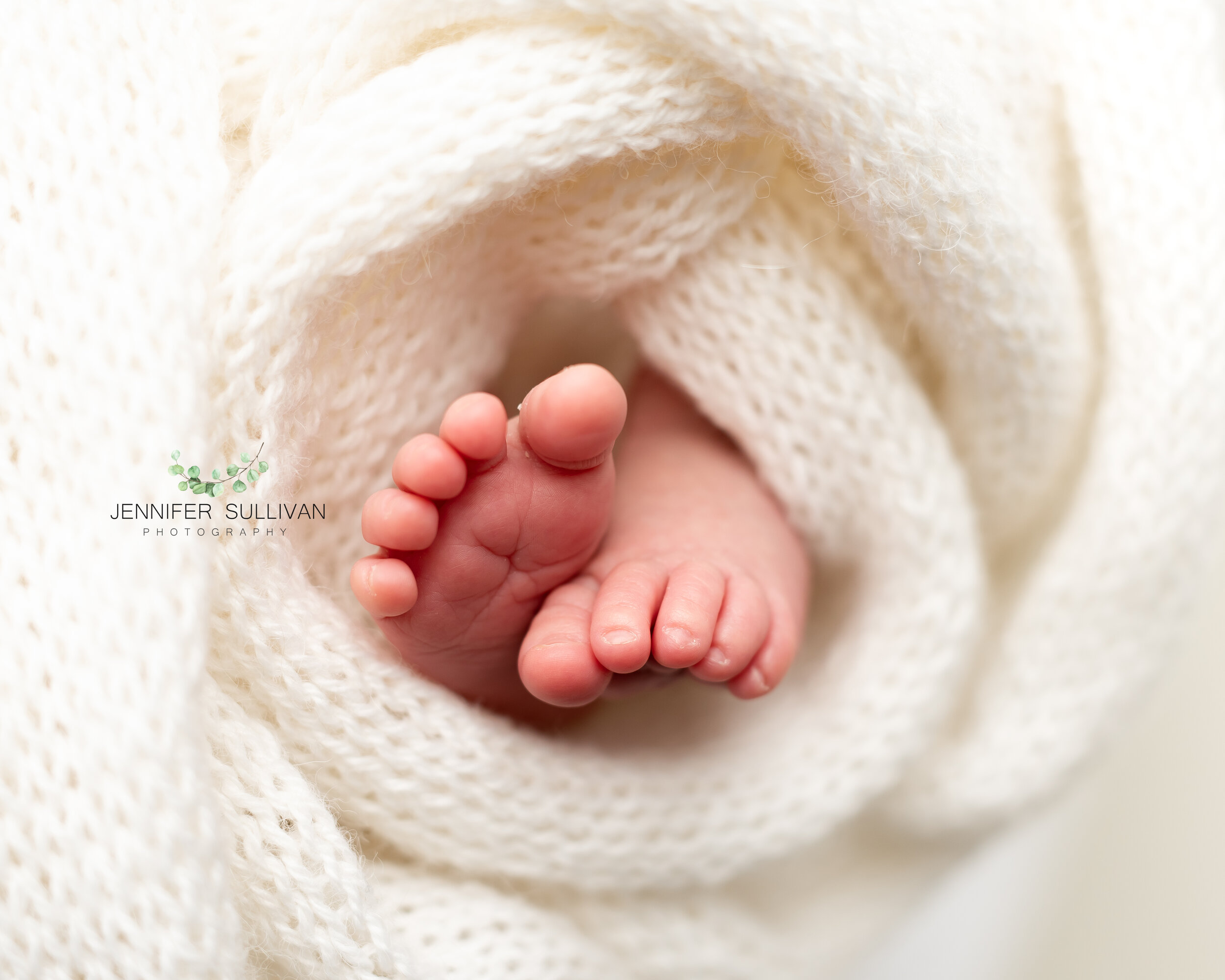 DARTMOUTH-NEWBORN-PHOTOGRAPHER-101-5.jpg