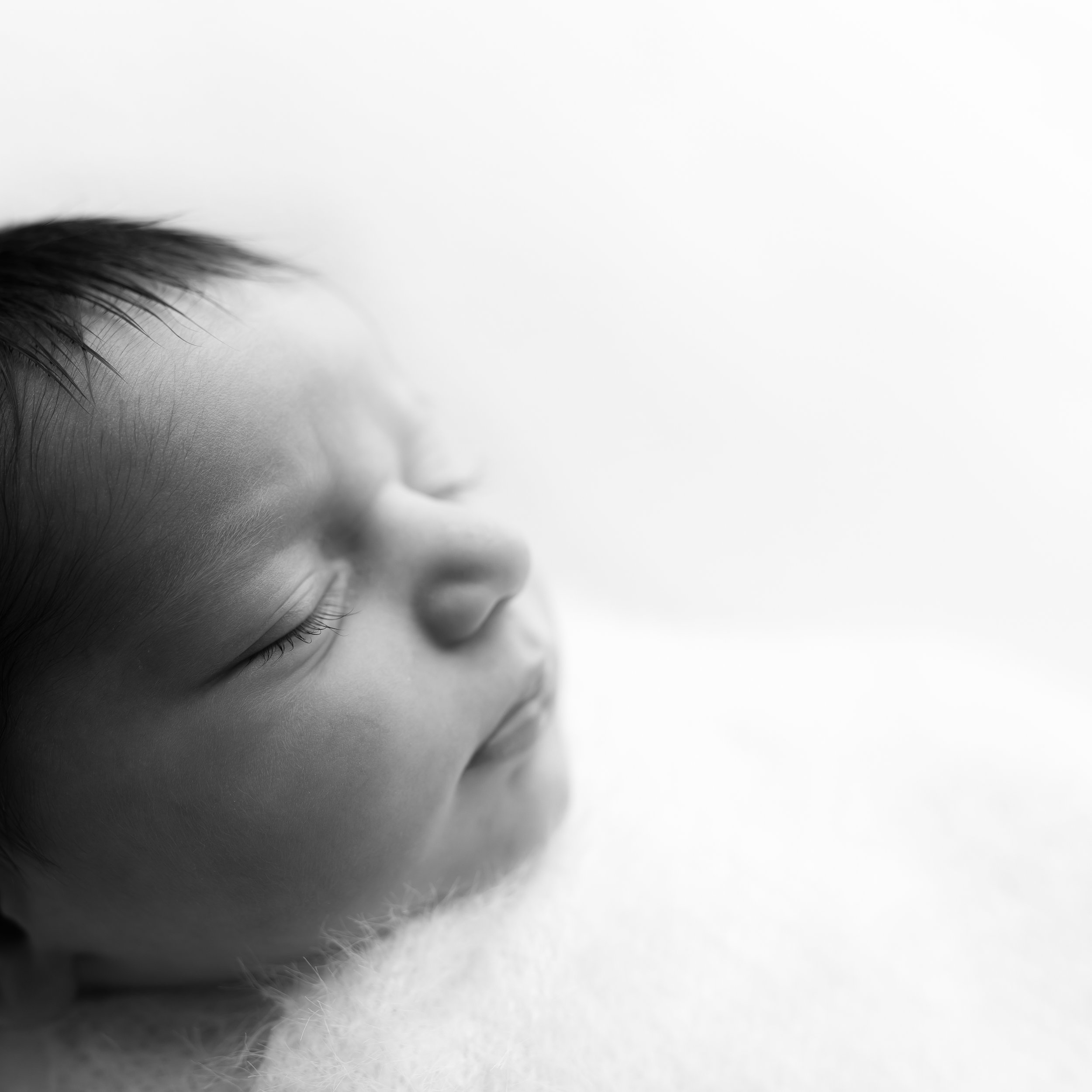 CHARLESTON-NEWBORN-PHOTOGRAPHER-10.jpg