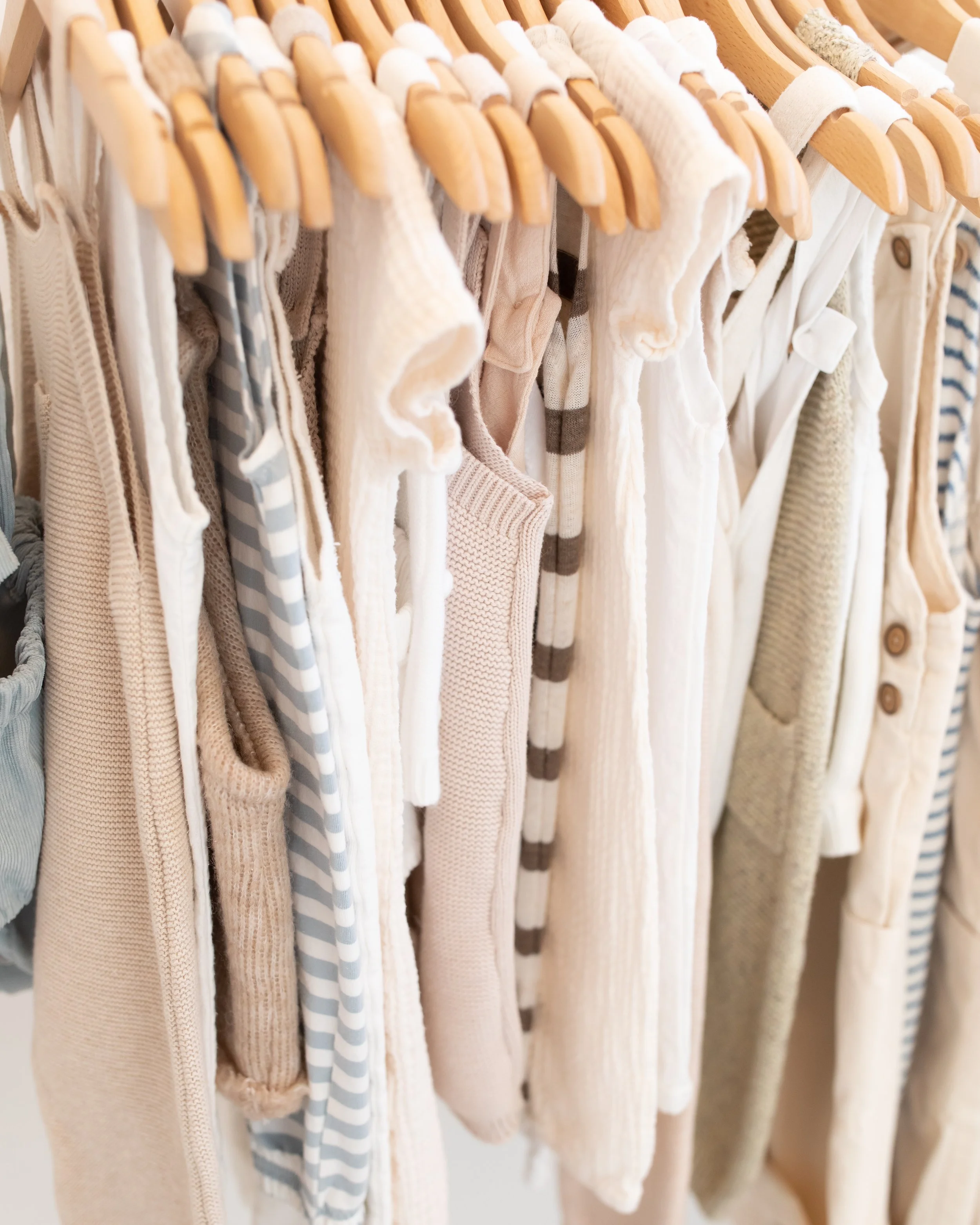 BABY AND CAKESMASH PHOTOGRAPHER | JENNIFER SULLIVAN PHOTOGRAPHY | CLIENT WARDROBE