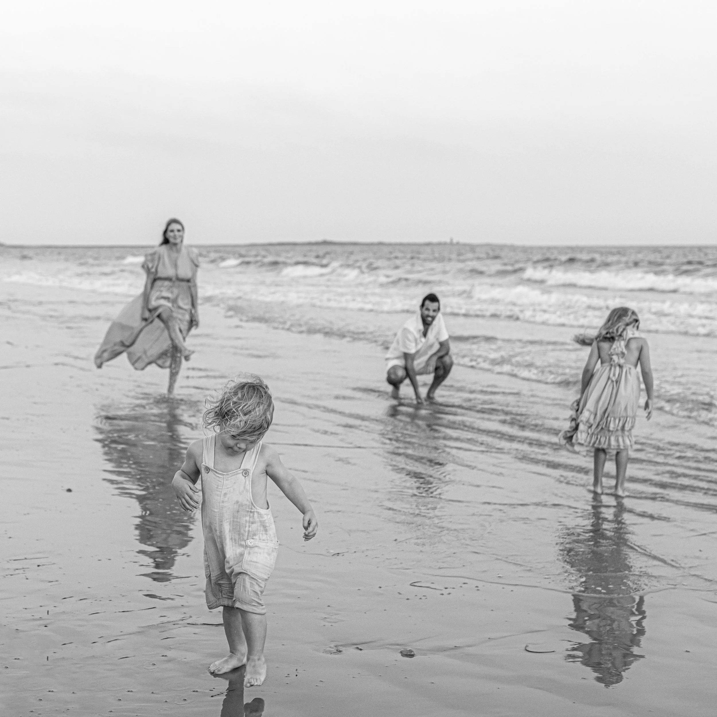 CHARLESTON-BEACH-PHOTOGRAPHER-3.jpg