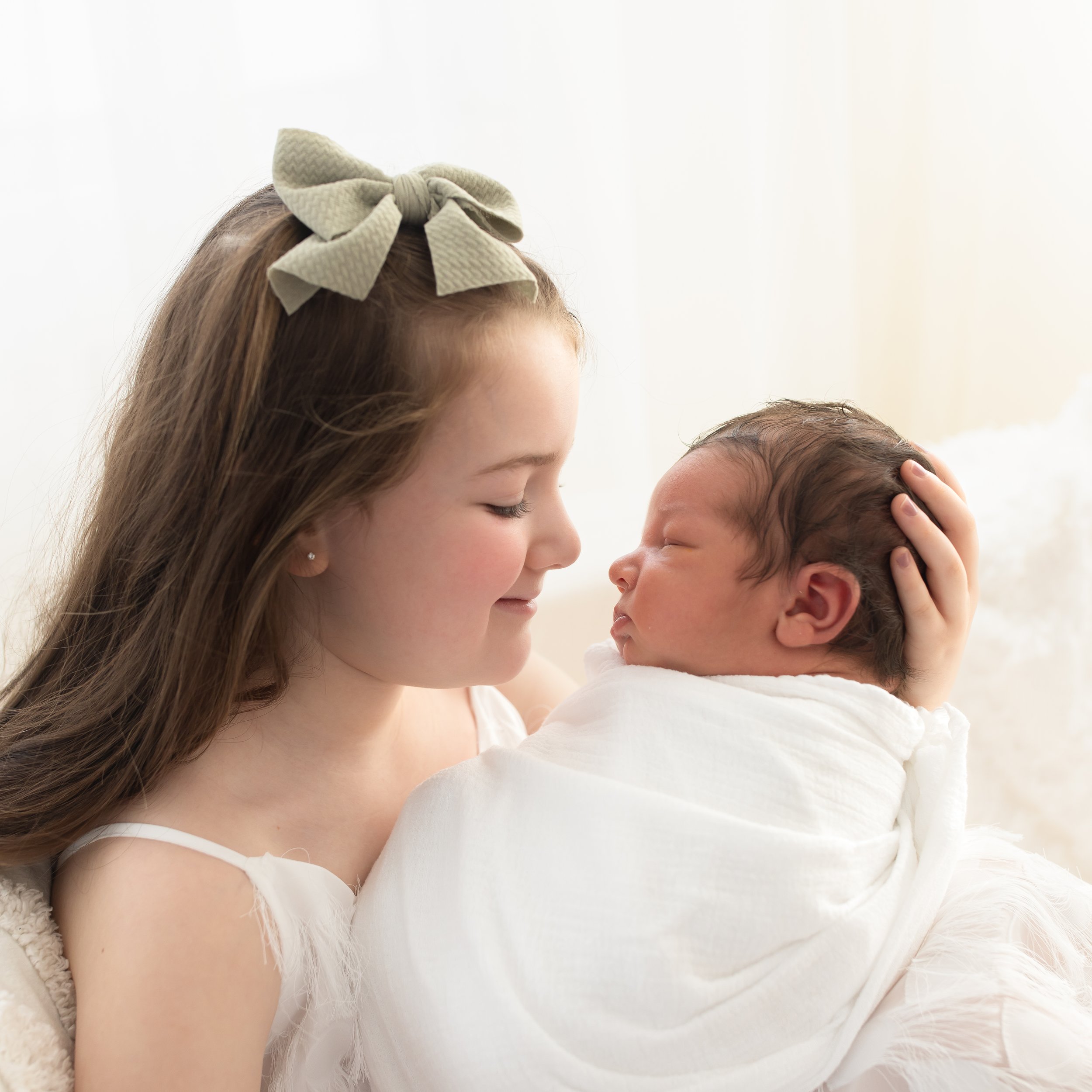 CHARLESTON-NEWBORN-PHOTOGRAPHER-2.jpg