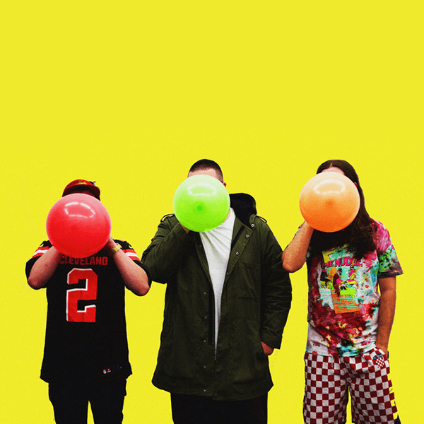 <a href="http://www.rhythmandvines.co.nz/artists/hollywoo">Hollywoo DJS</a>