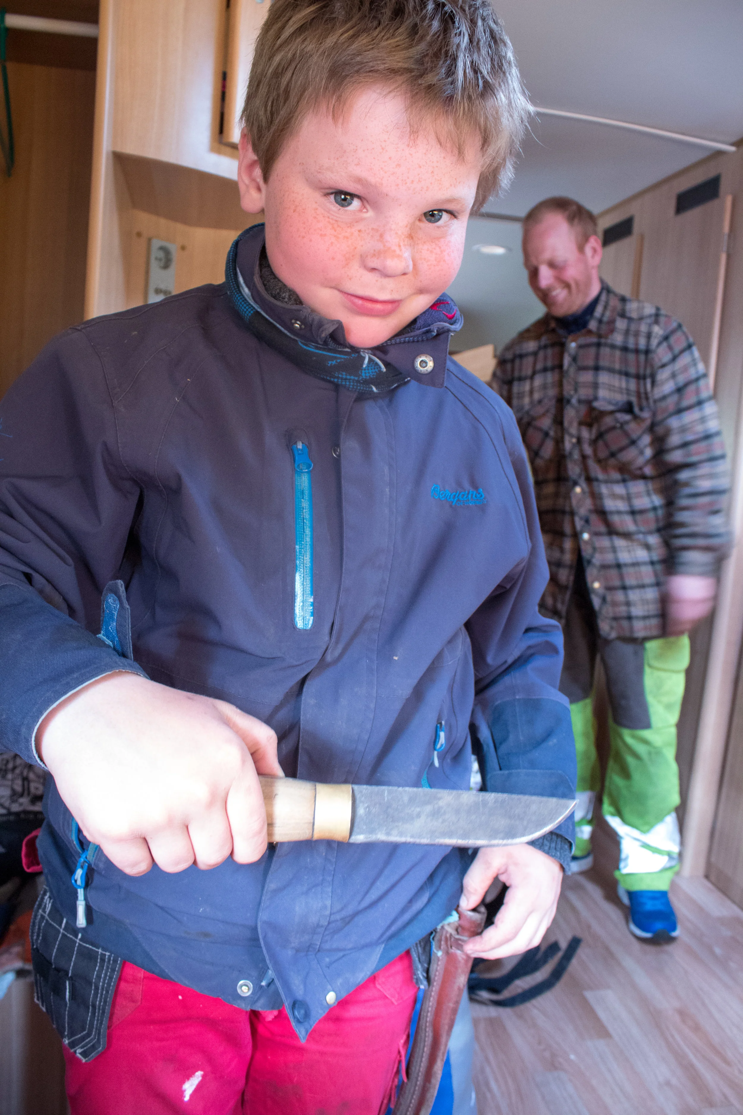 Children in Sámi reindeer herding families are given knives and taught how to use them. Younger children get knives with shorter blades.