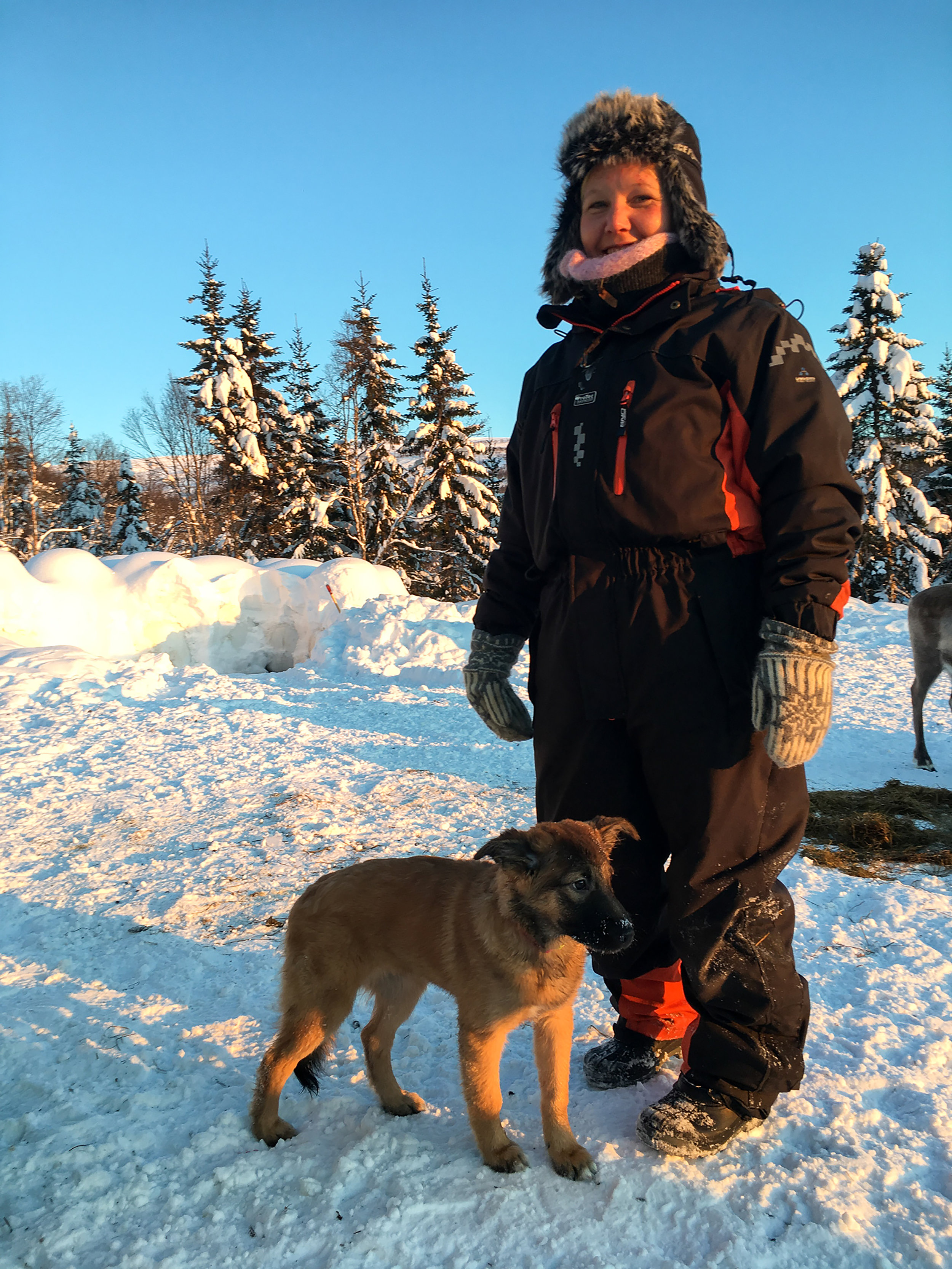 Family friend with the Aleksandersen's new puppy