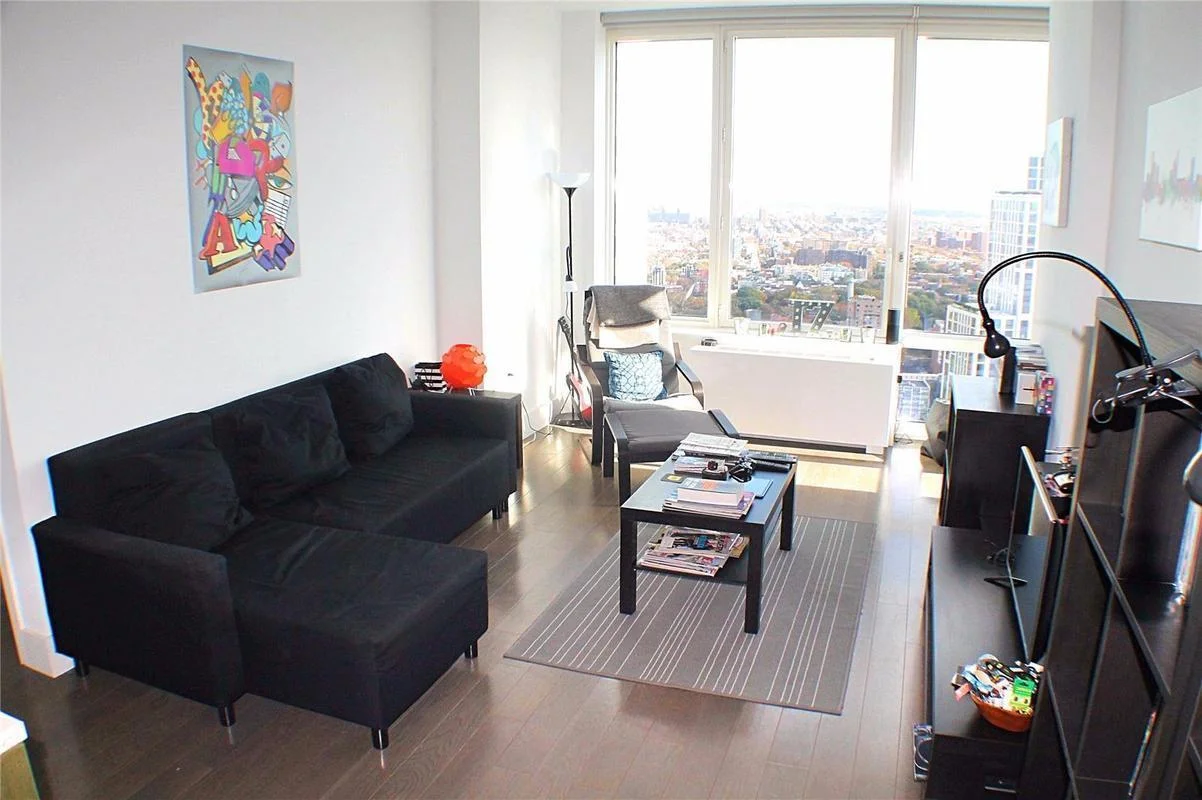 388 Bridge St _ 8.jpg