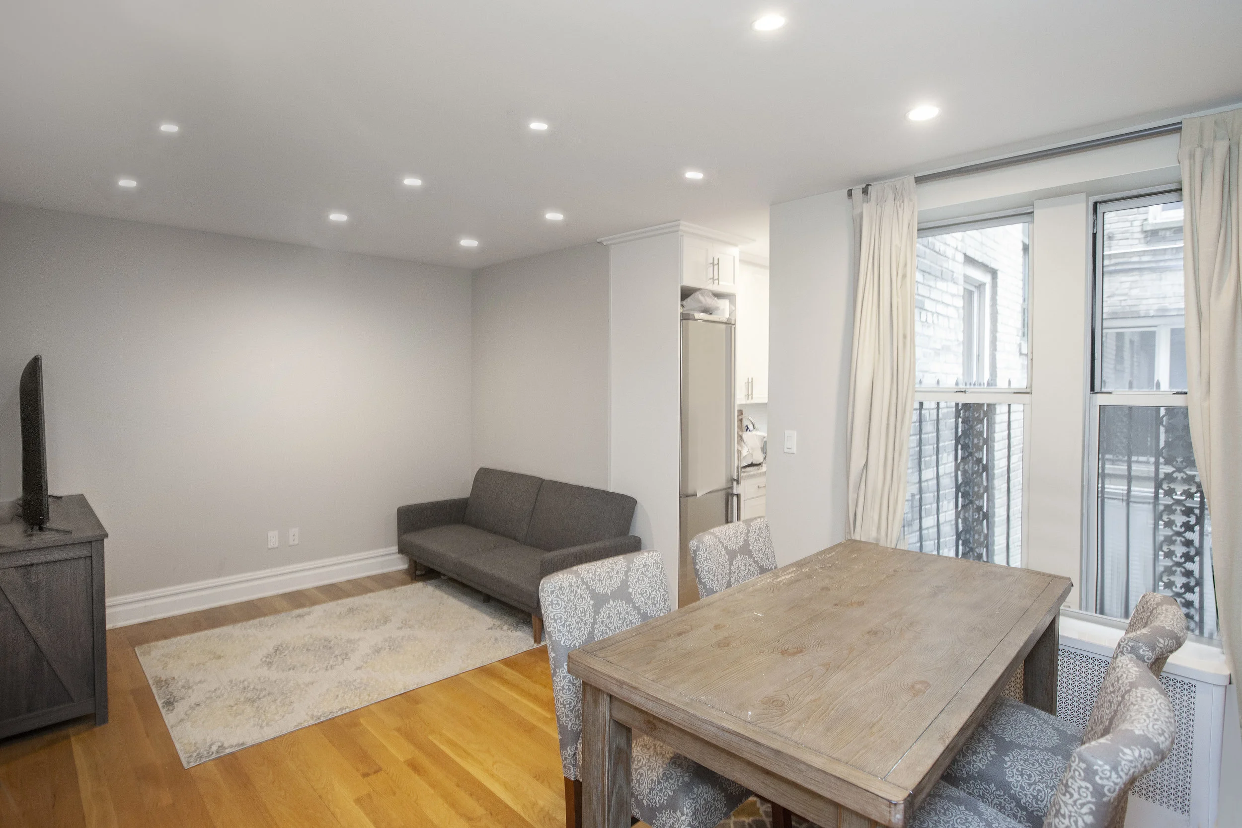 Riverside_Drive_West_156-08_1A_Living_Room-Dining_Room-01.jpg