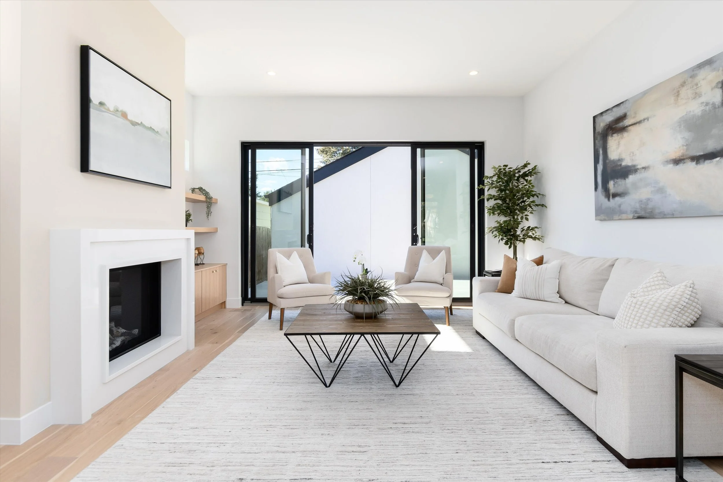 43-09-Living Room.jpg
